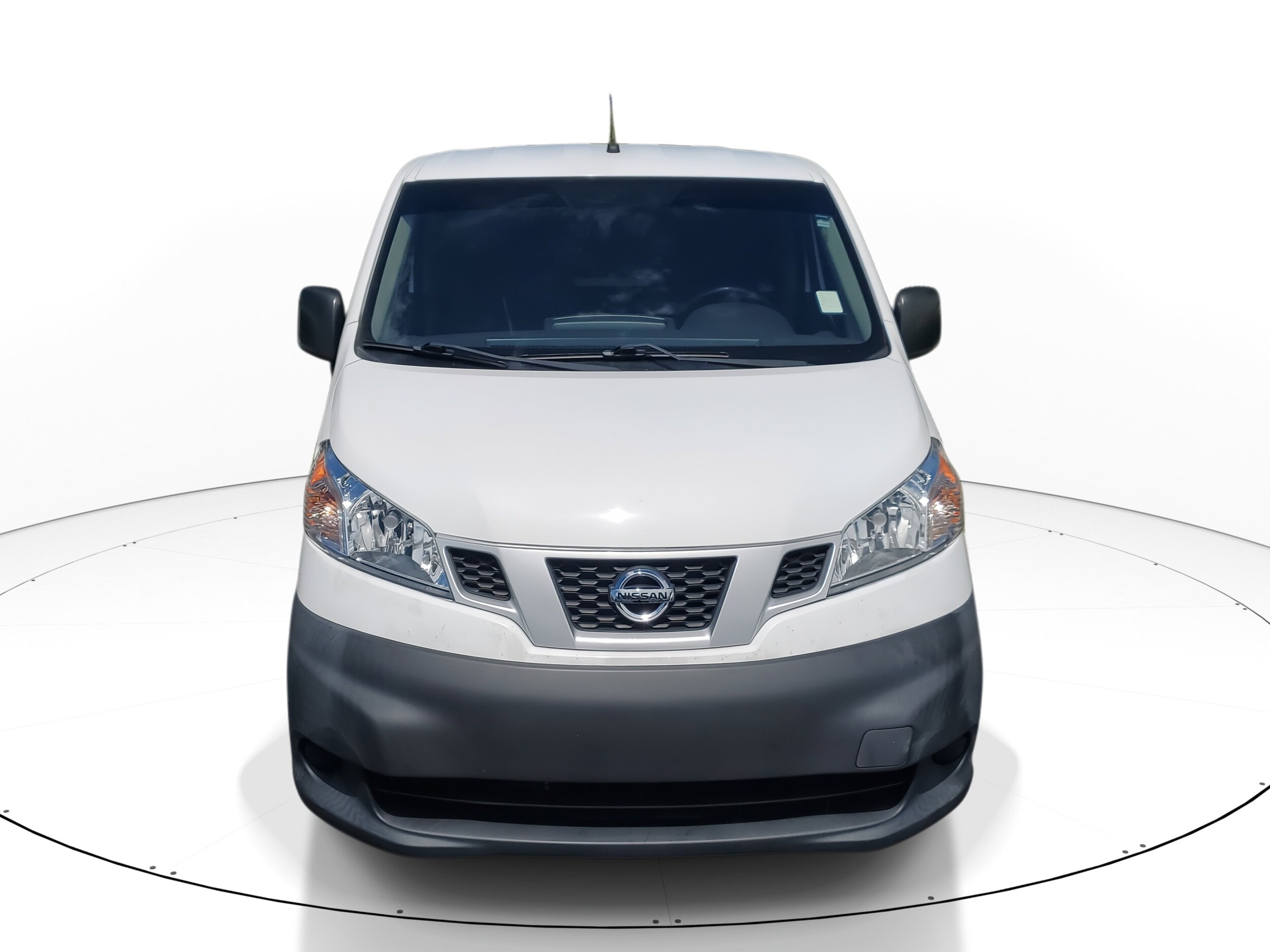 2019 Nissan NV200 S photo 2