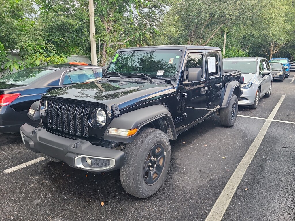 Used 2023 Jeep Gladiator Sport Truck Crew Cab