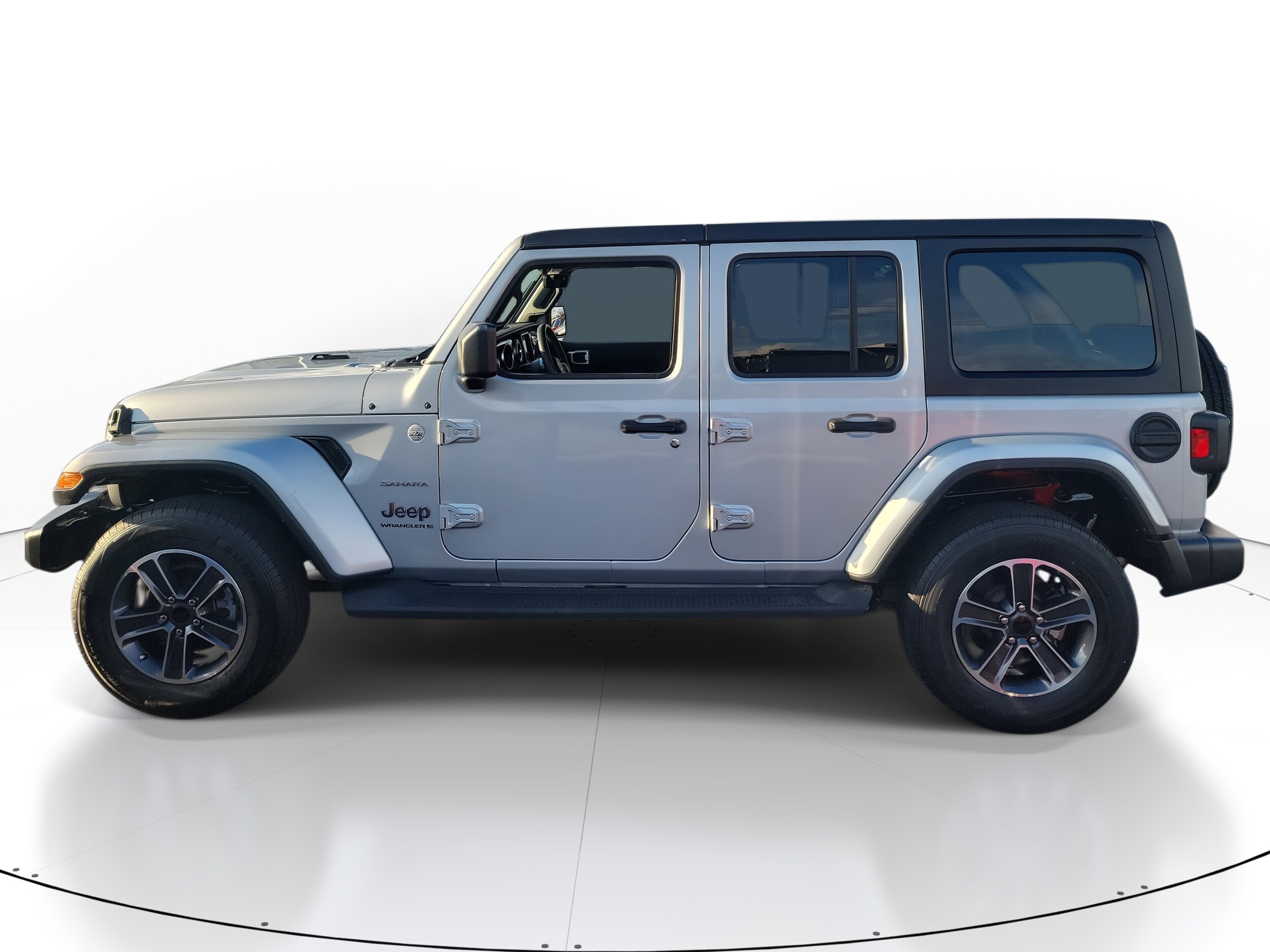 2023 Jeep Wrangler Sahara photo 2