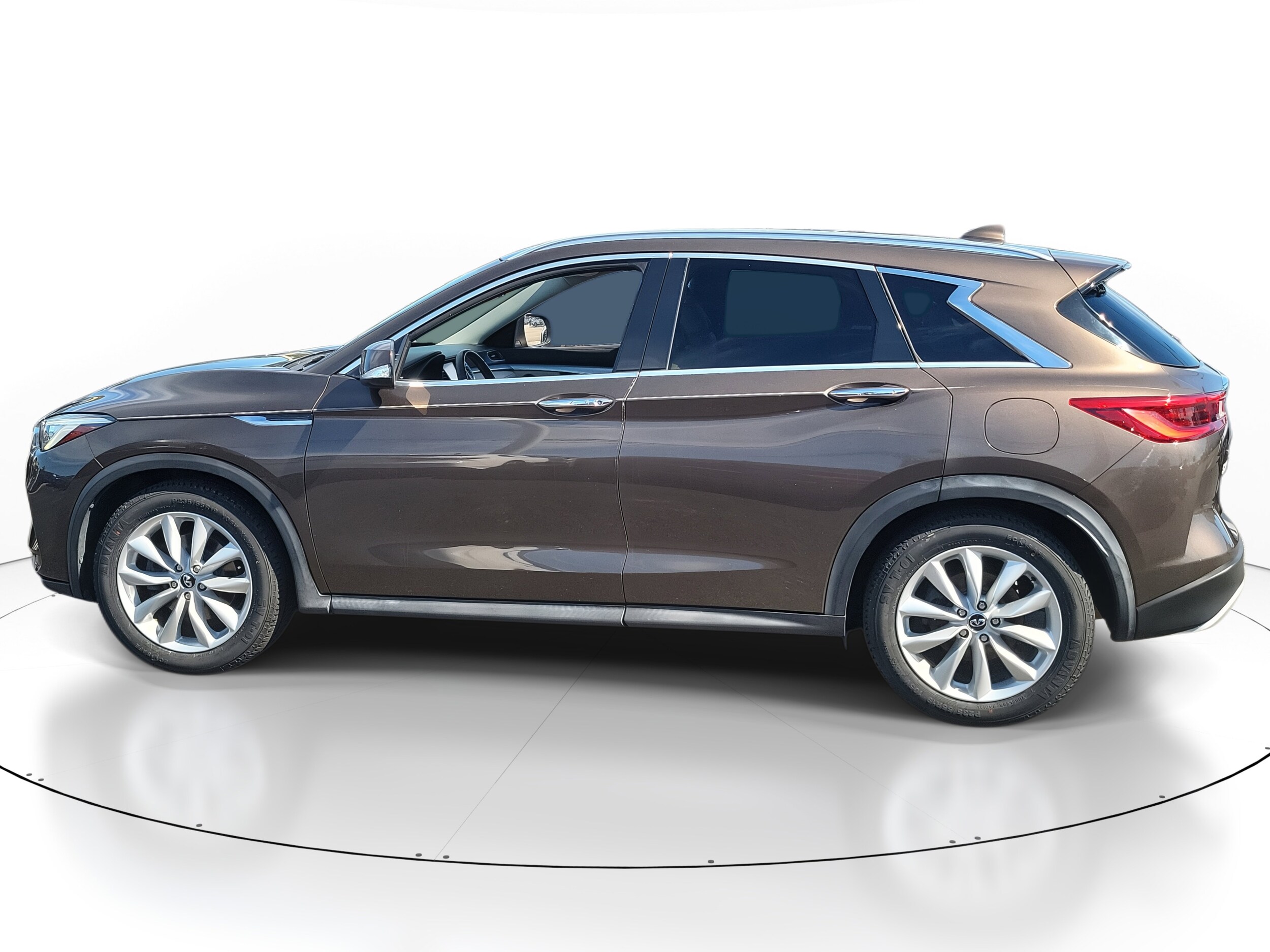 2019 Infiniti QX50 Luxe photo 3