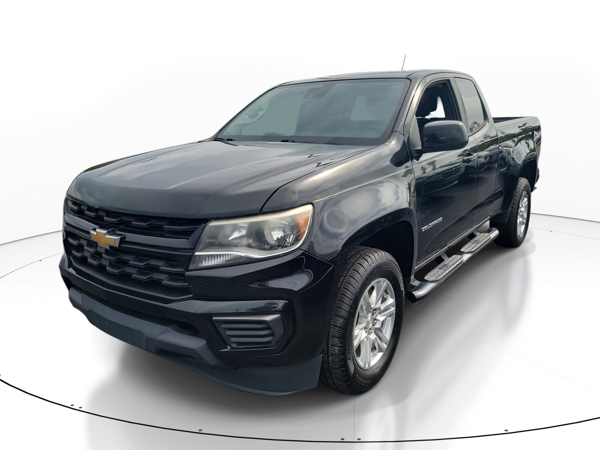 2021 Chevrolet Colorado LT photo 2