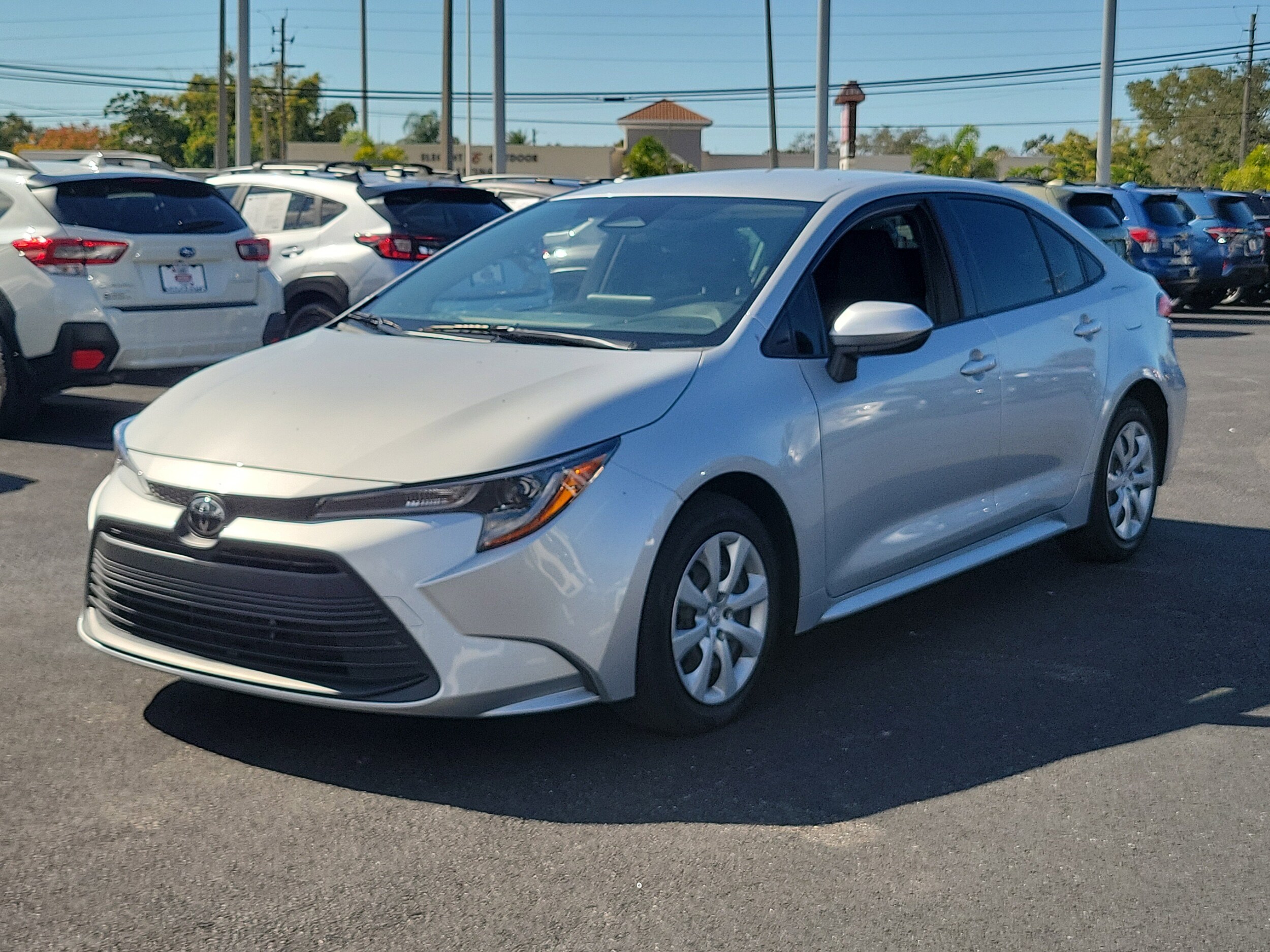 2023 Toyota Corolla LE photo 2