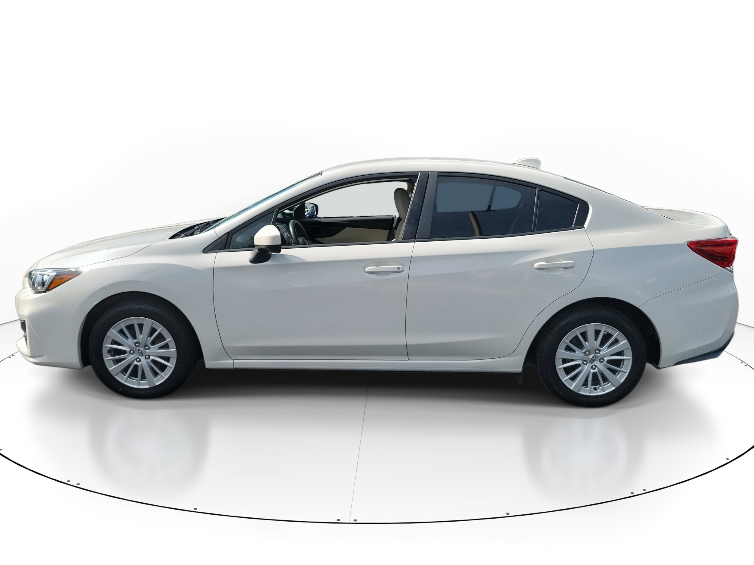 2017 Subaru Impreza 2.0i Premium photo 3