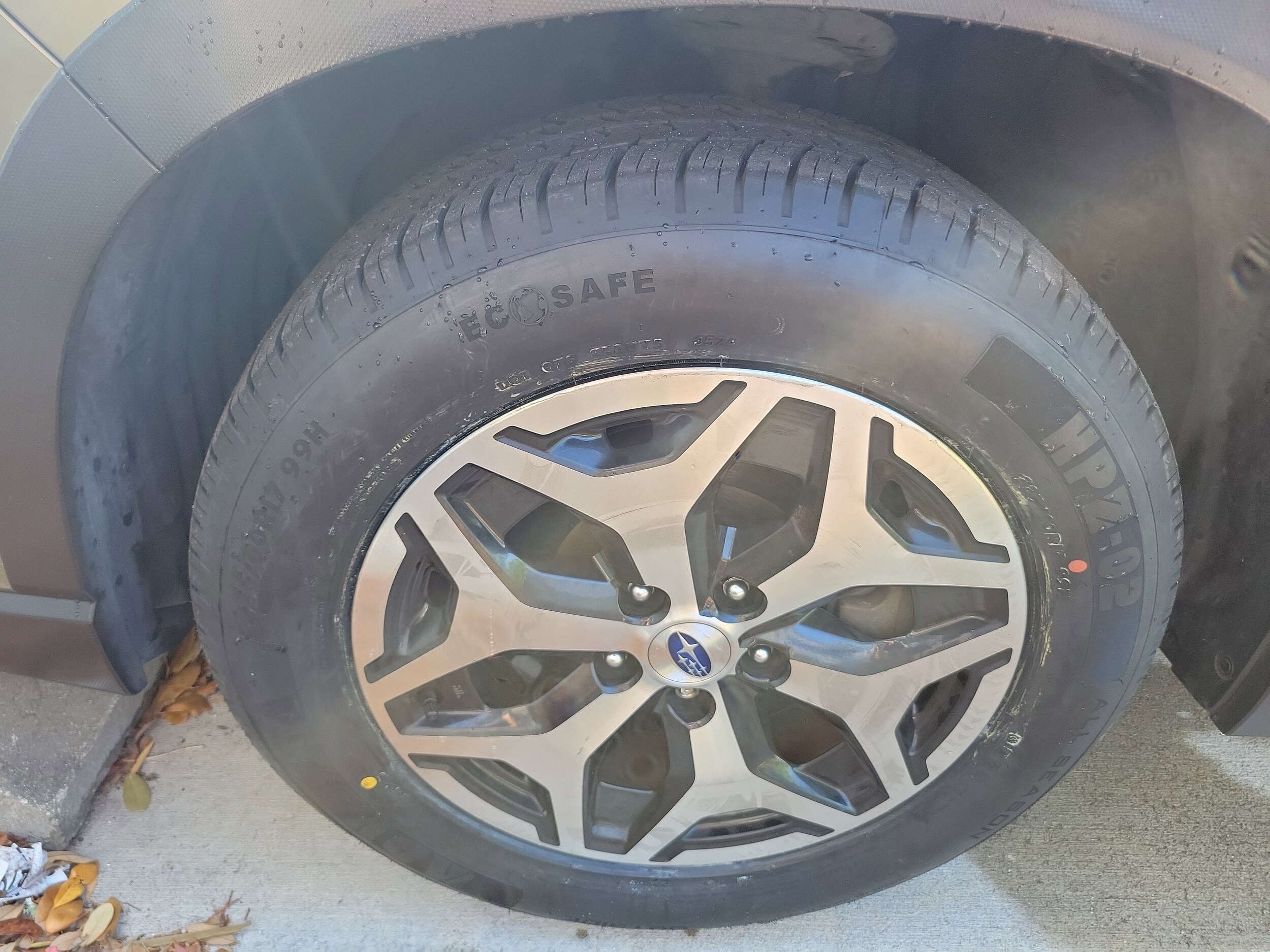 2020 Subaru Forester Premium photo 3