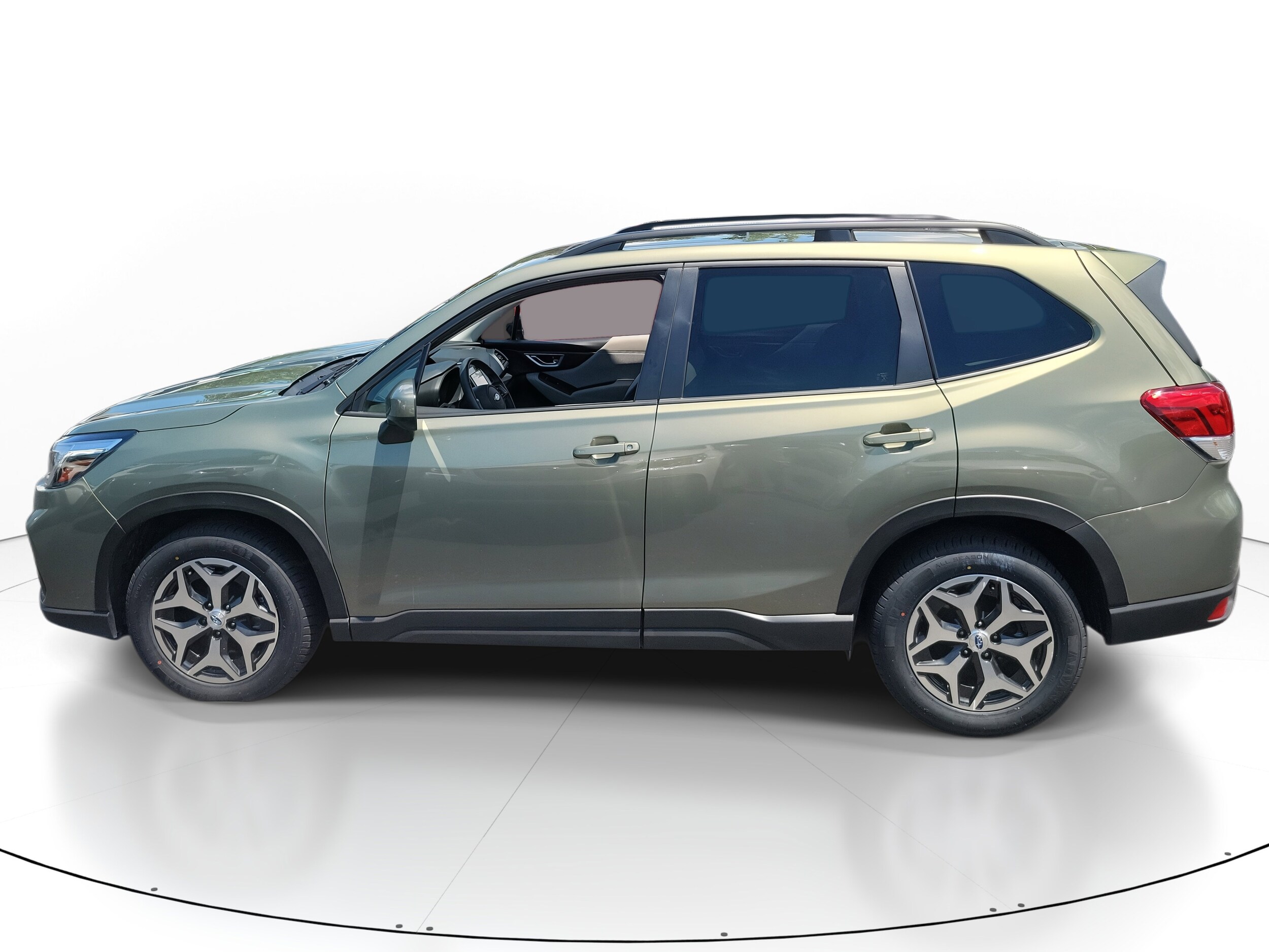 2021 Subaru Forester Premium photo 2