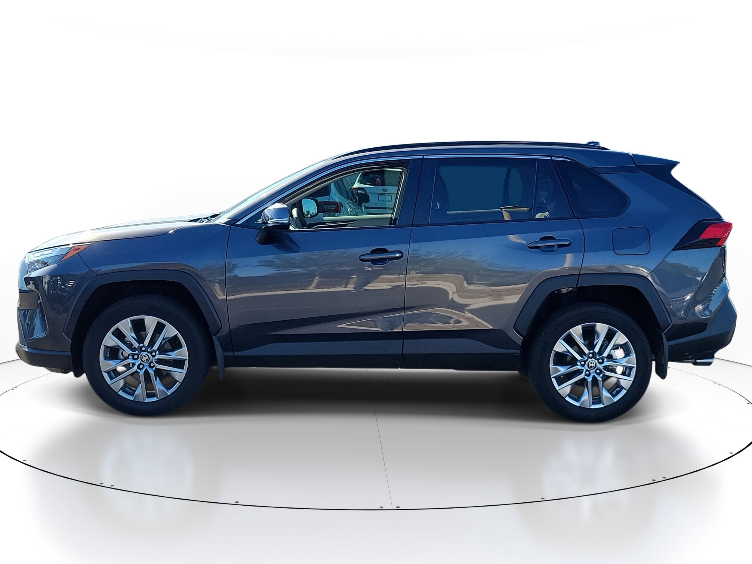 2024 Toyota RAV4 XLE Premium photo 3