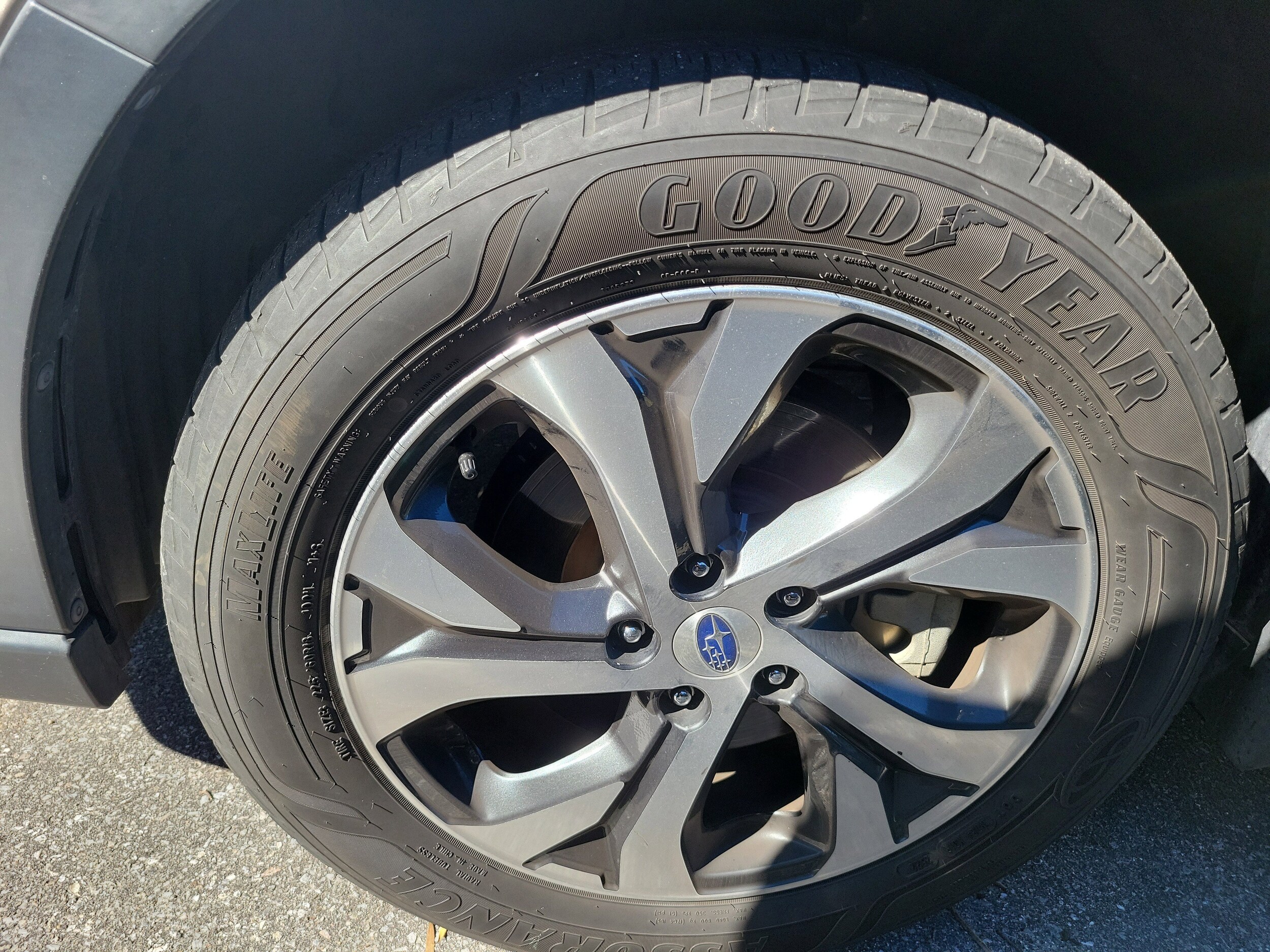 2020 Subaru Outback Limited XT photo 2