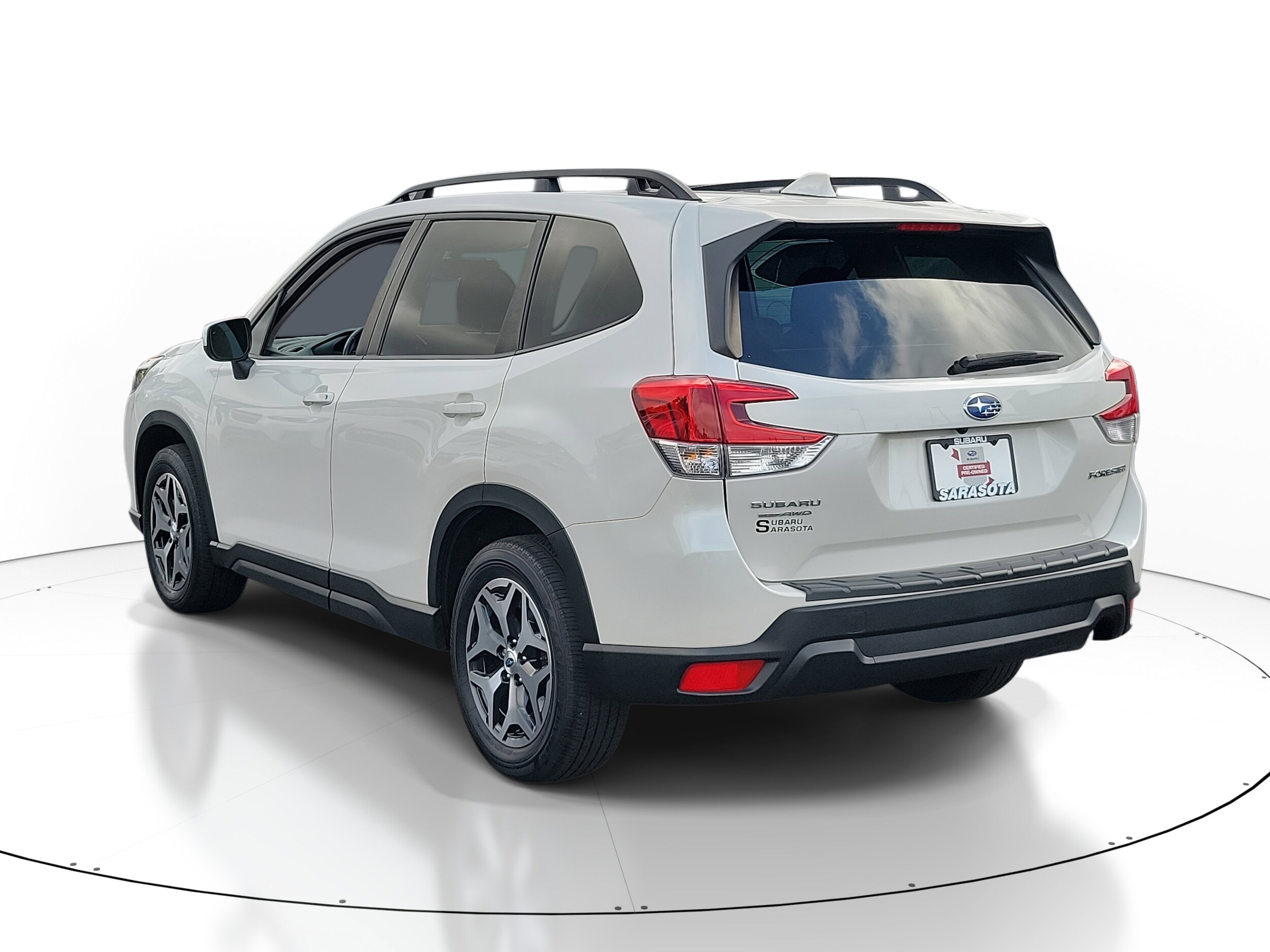 2023 Subaru Forester Premium photo 4