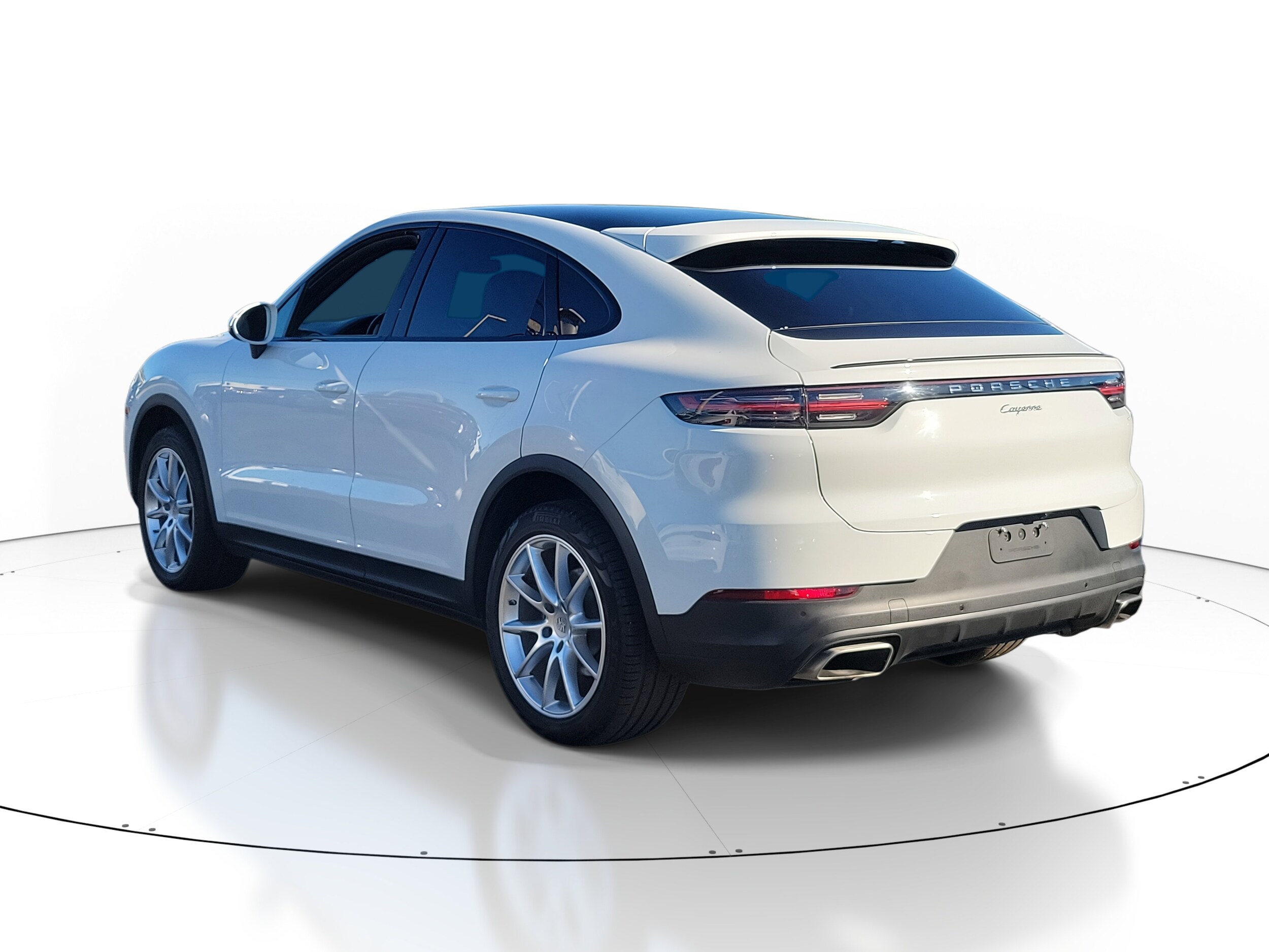 2021 Porsche Cayenne Coupe photo 3