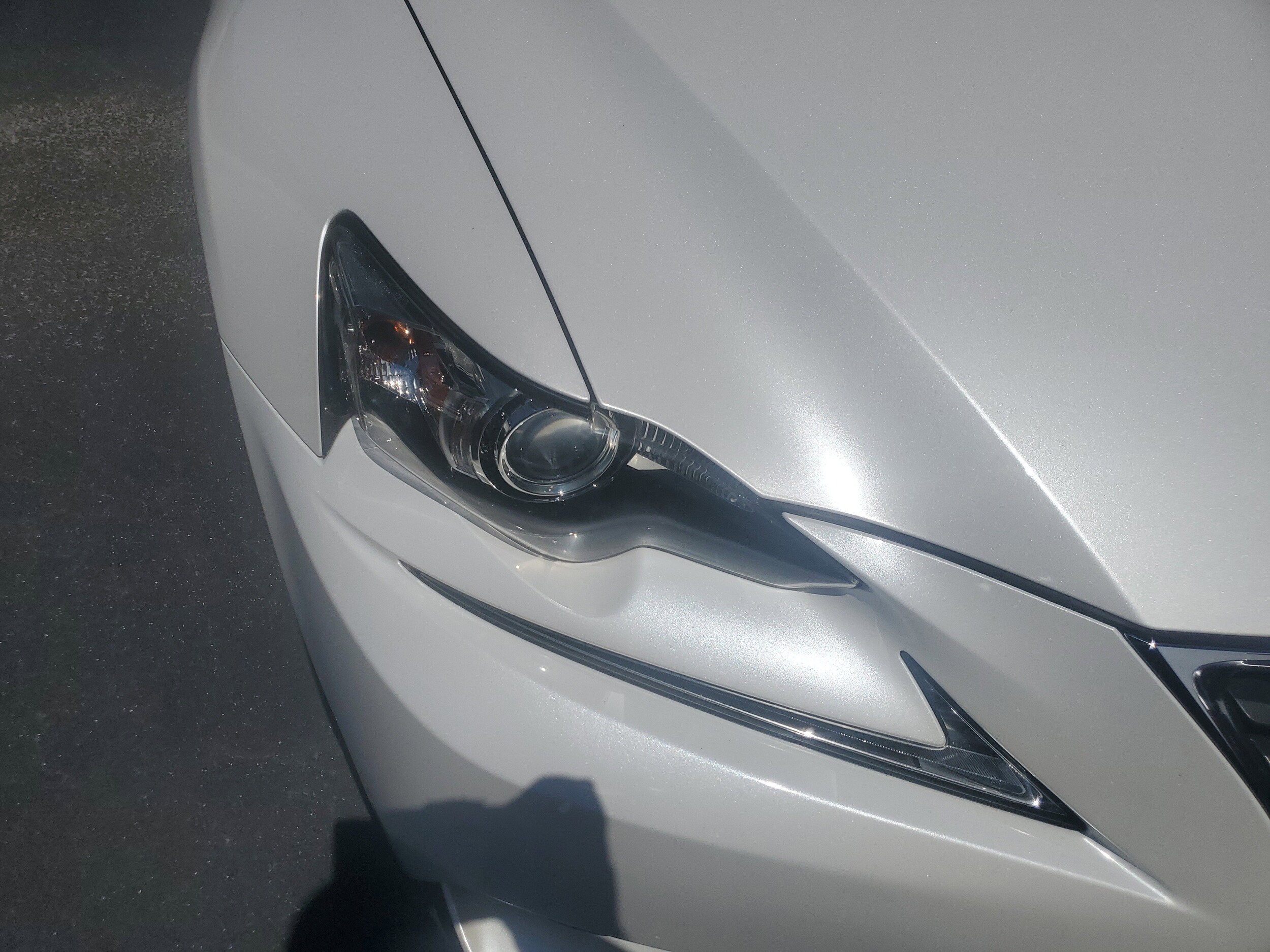 2016 Lexus IS 200t photo 2