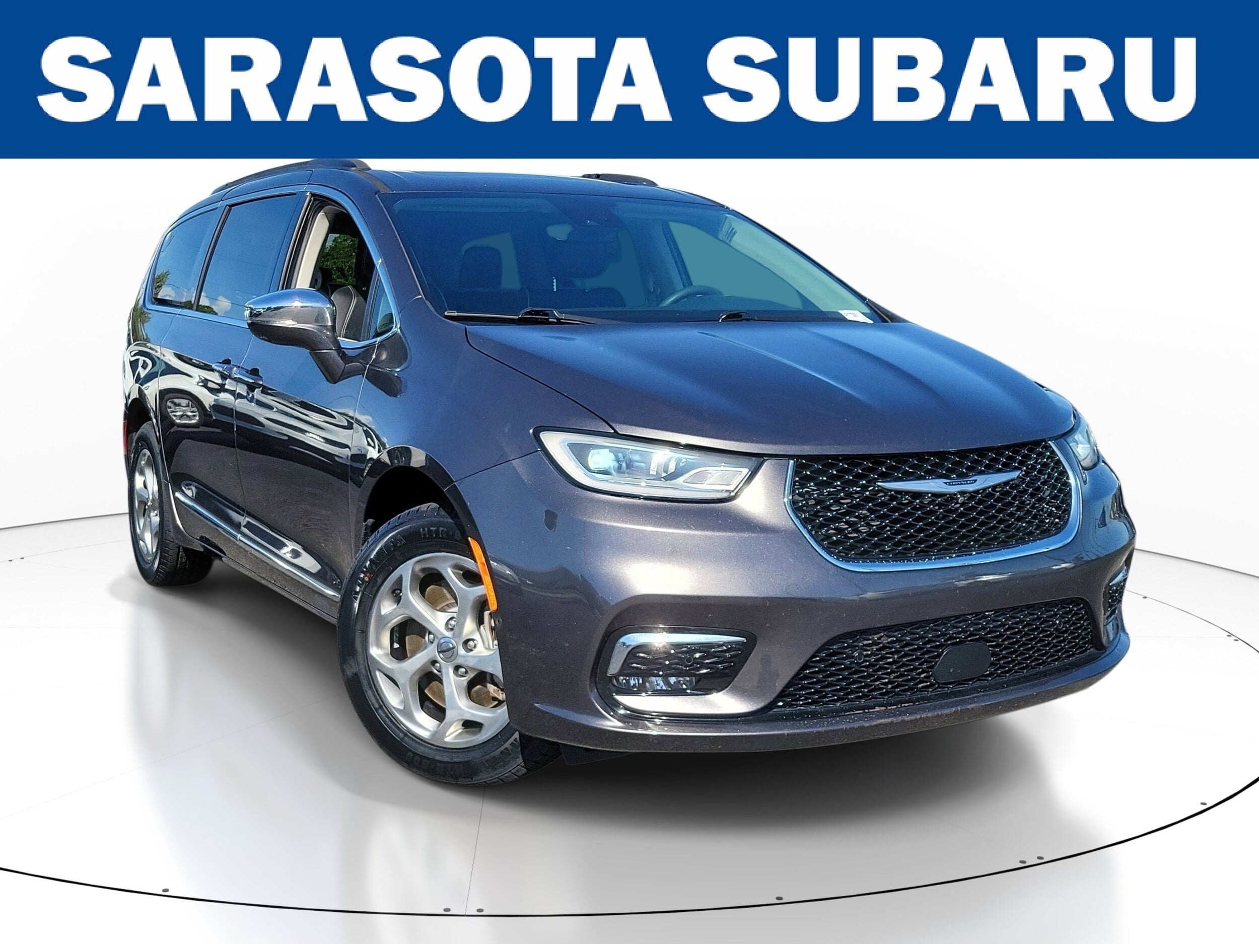 2022 Chrysler Pacifica Limited's photo