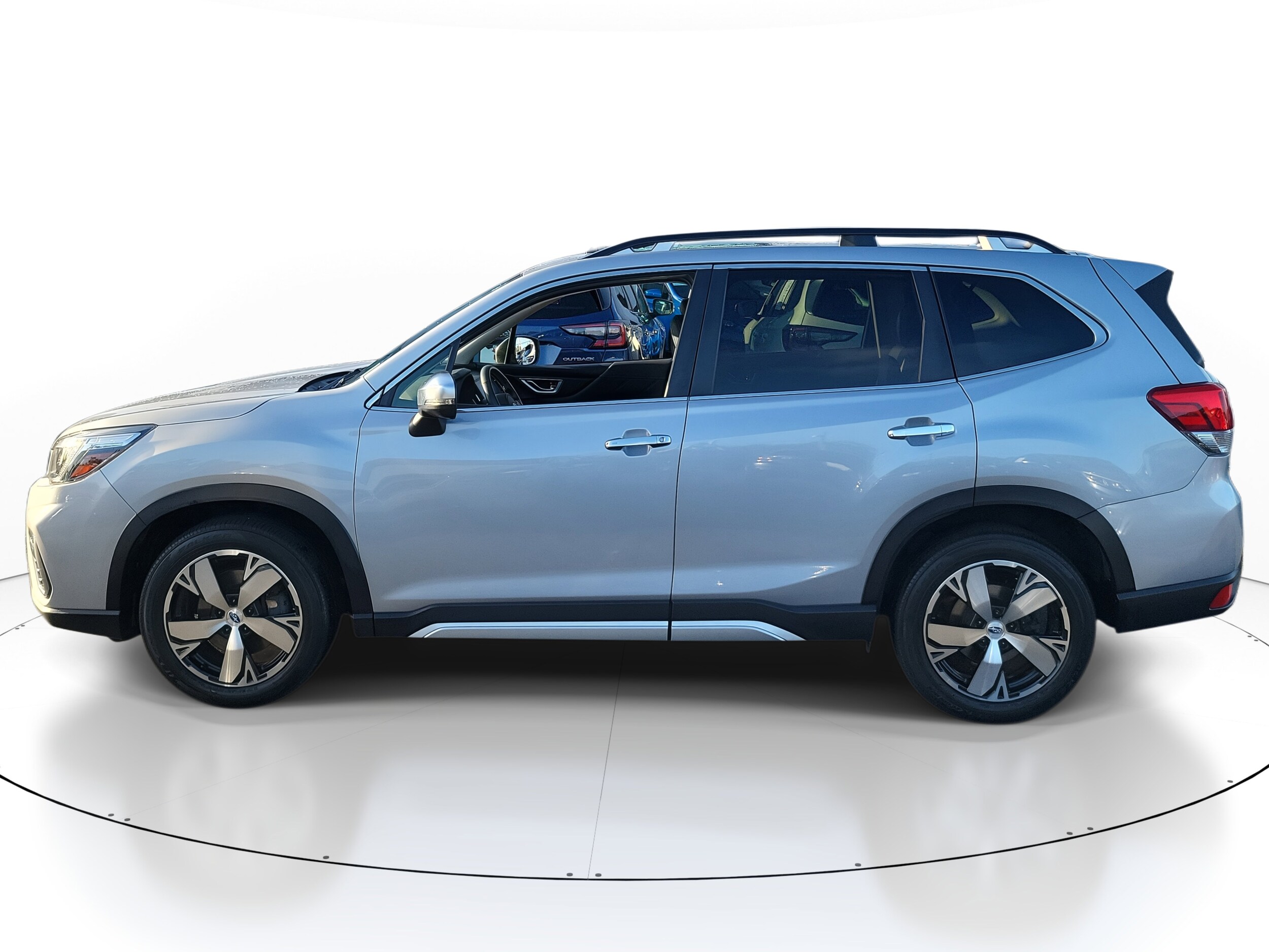 2019 Subaru Forester Touring photo 3