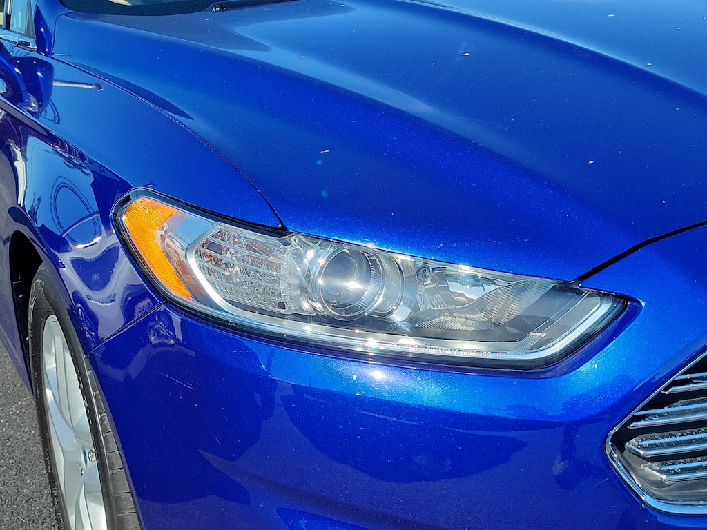 Used 2016 Ford Fusion SE Sedan