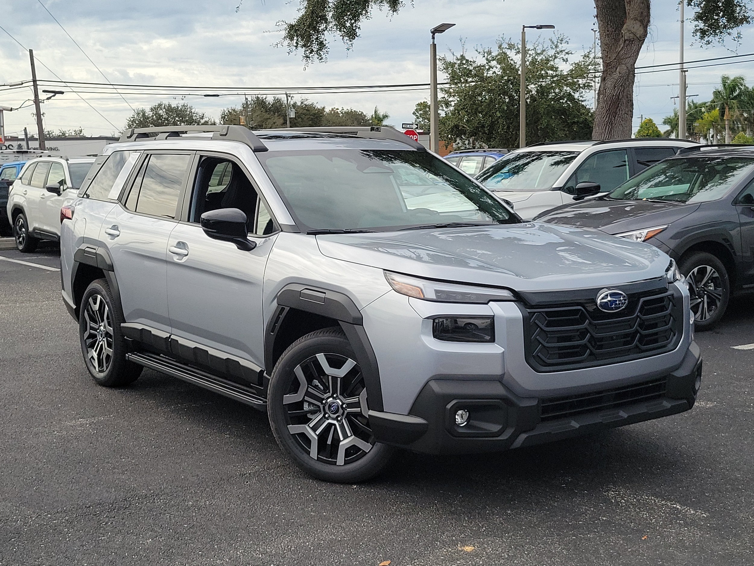 2026 Subaru Outback Touring's photo