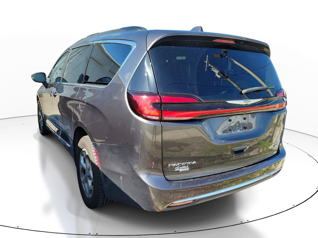 Used 2022 Chrysler Pacifica Limited Van Passenger Van