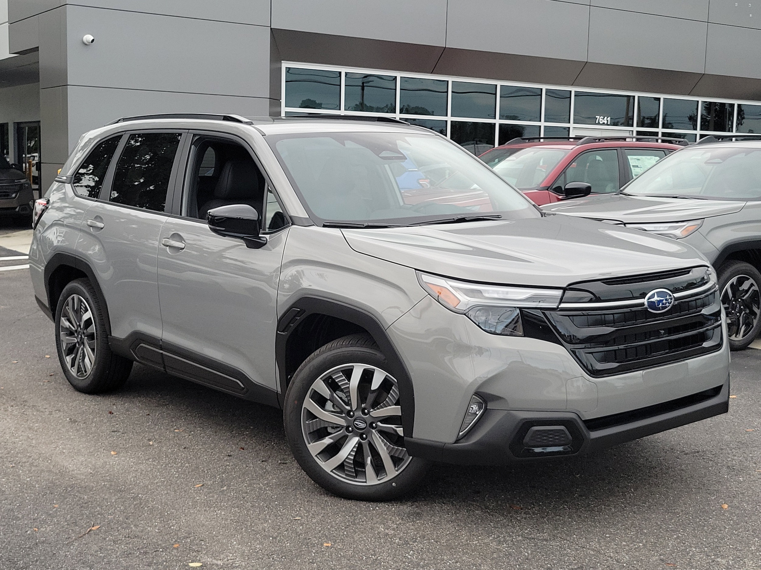 2025 Subaru Forester Touring's photo