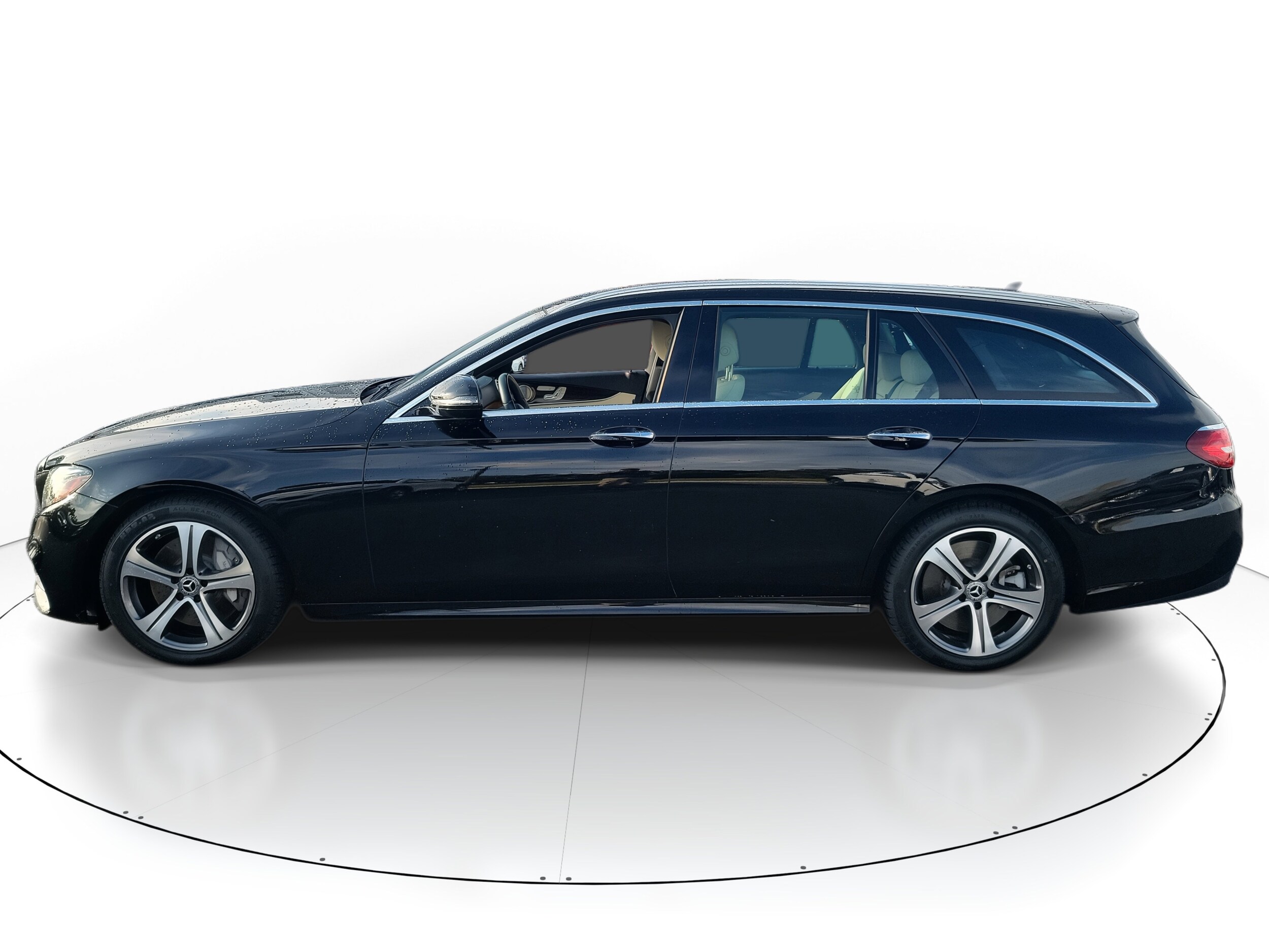 2019 Mercedes Benz E 450 4MATIC Wagon photo 2