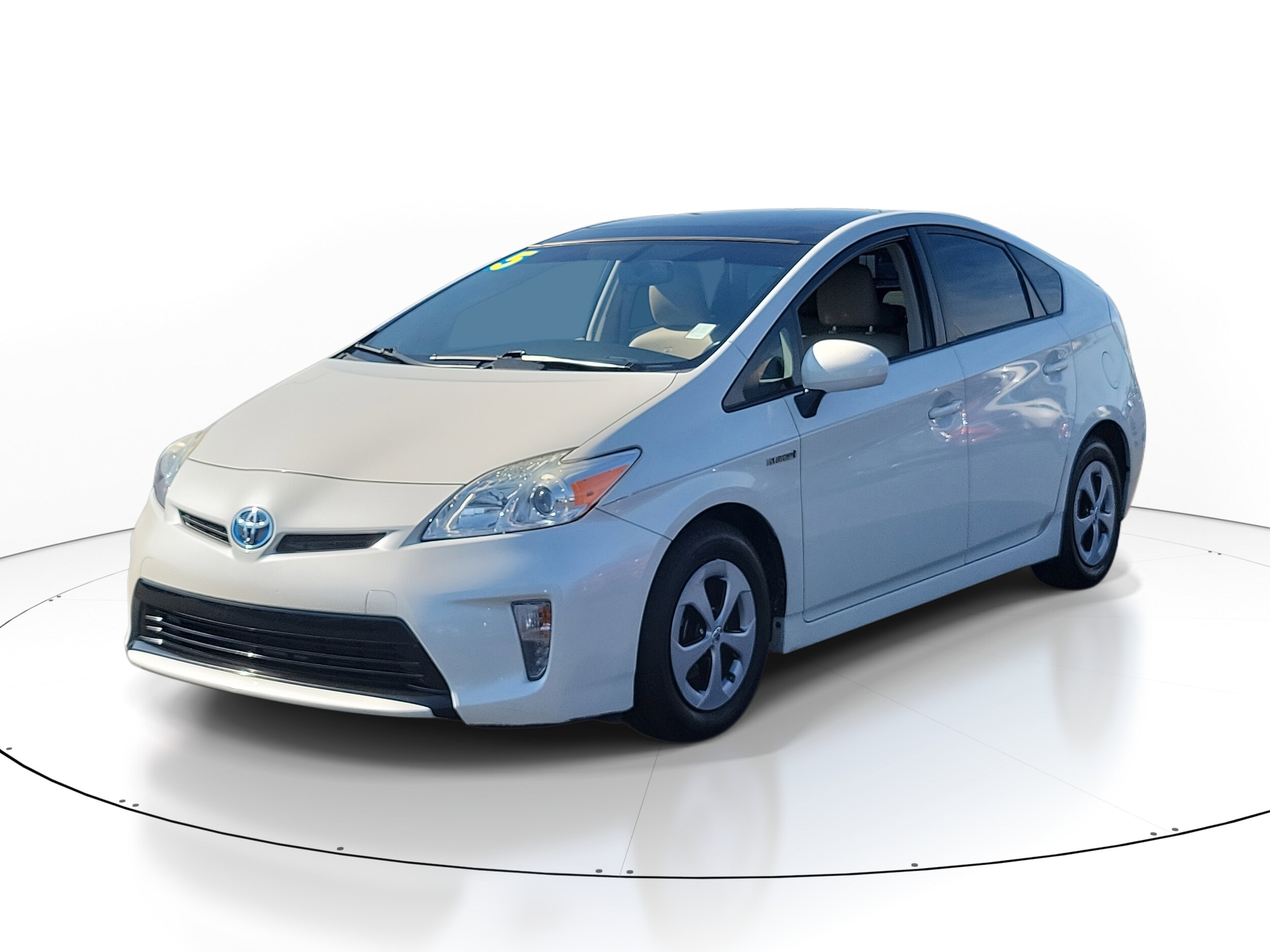 2015 Toyota Prius Four photo 2