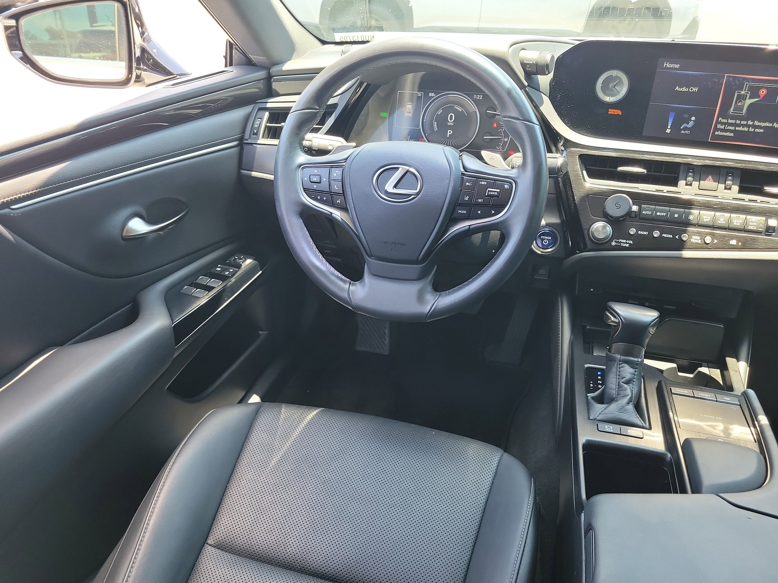 2022 Lexus ES Hybrid 300h - Photo 16
