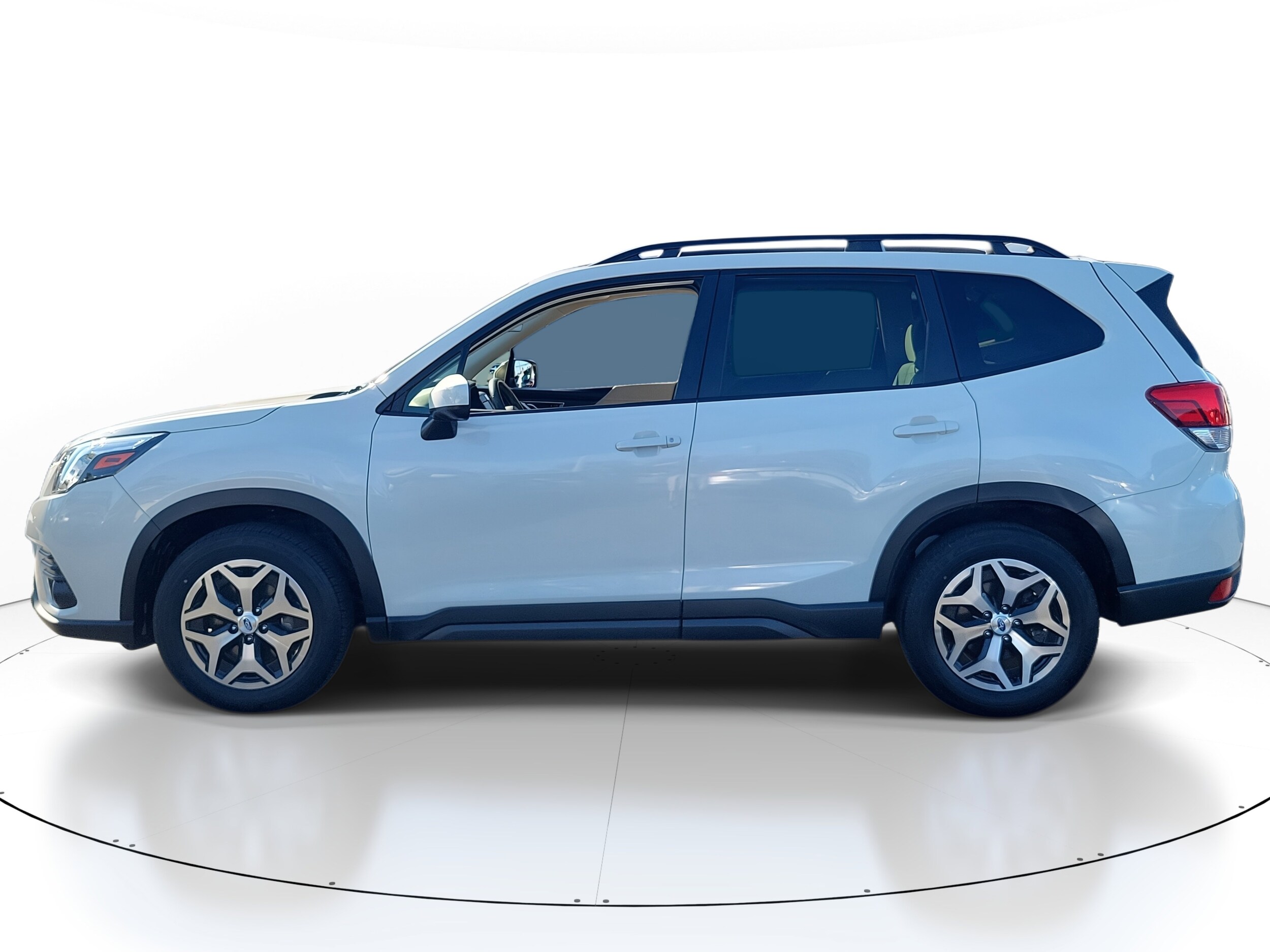 2022 Subaru Forester Premium photo 3