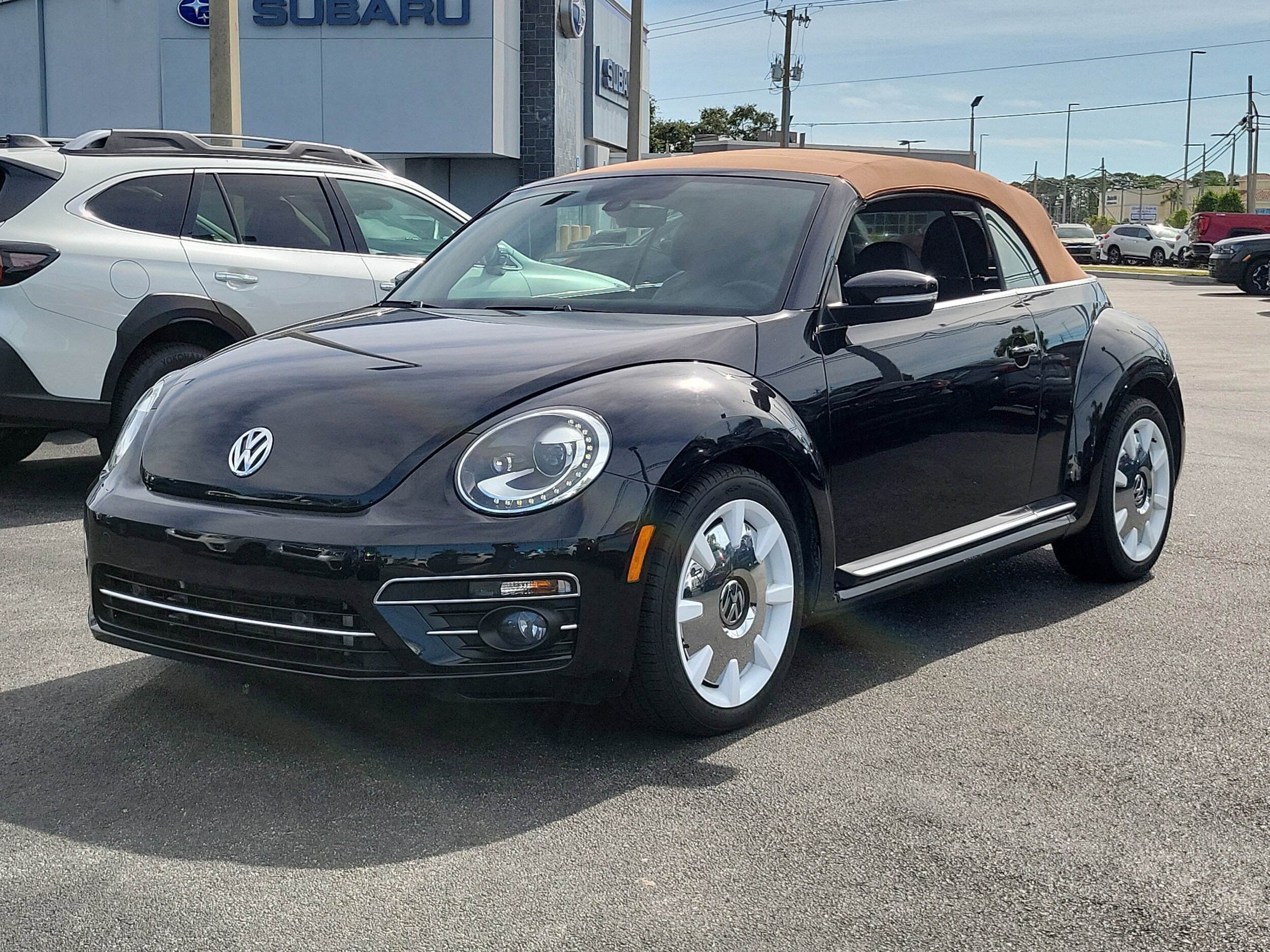 2019 Volkswagen Beetle Convertible Final Edition SE photo 2