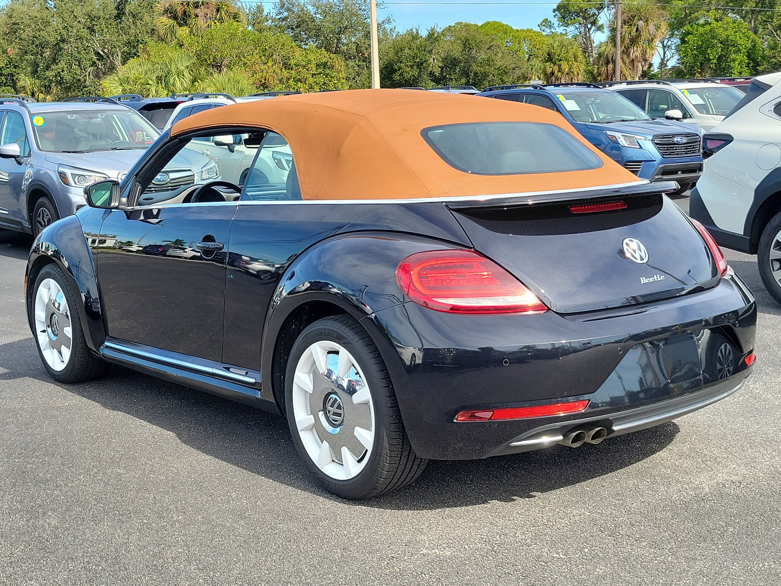 2019 Volkswagen Beetle Convertible Final Edition SE photo 4