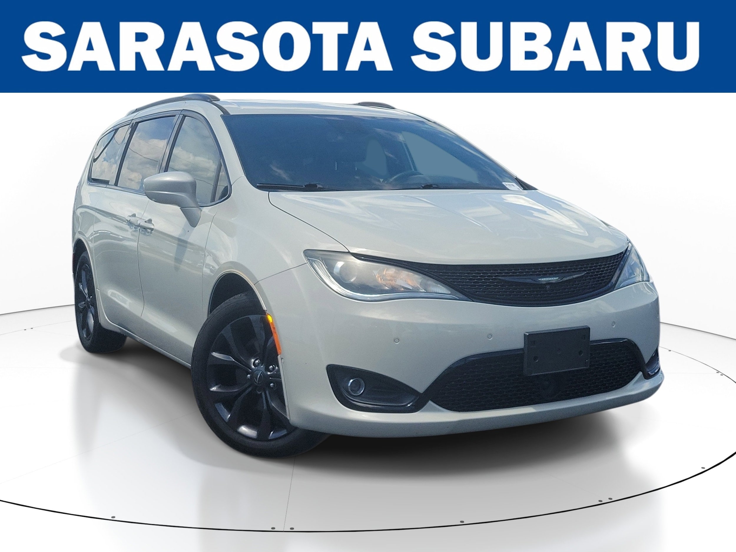 2020 Chrysler Pacifica Touring L's photo