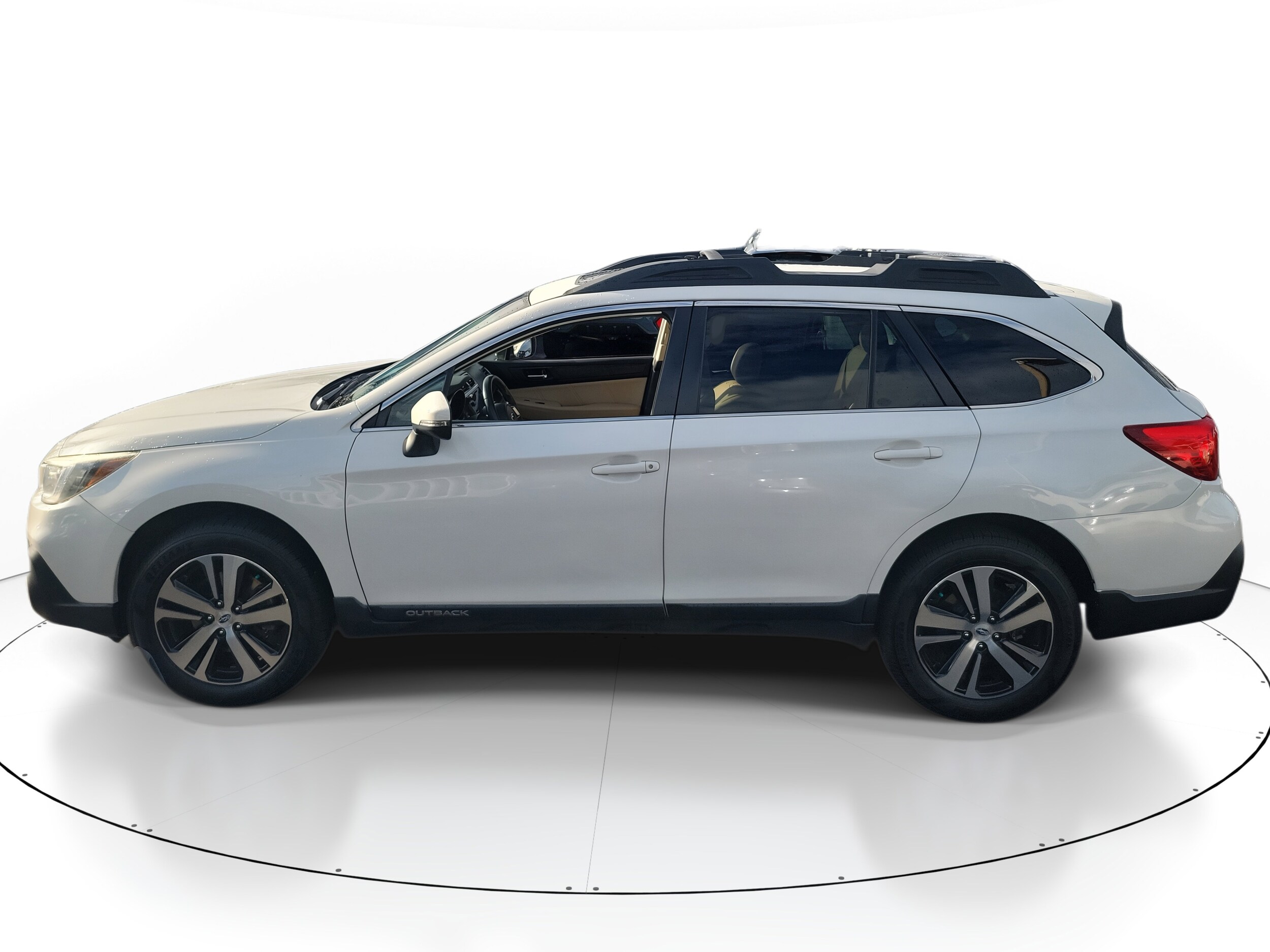 2019 Subaru Outback Limited photo 3