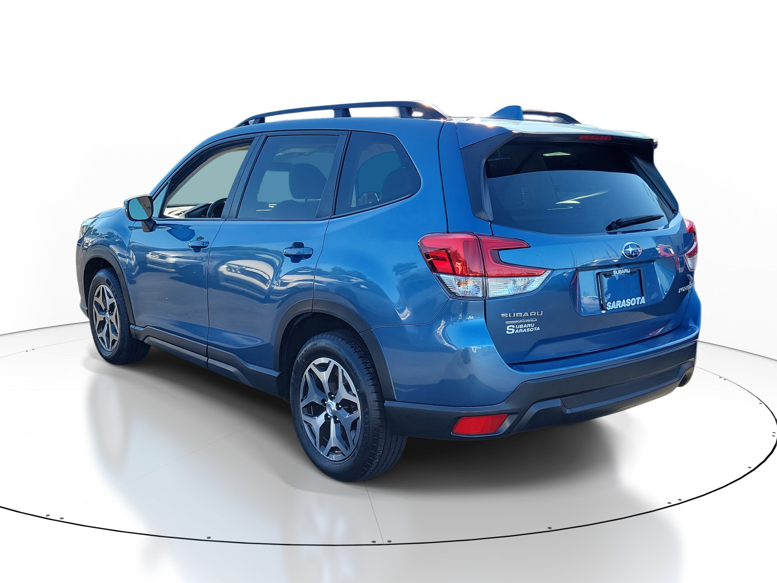 2022 Subaru Forester Premium photo 4