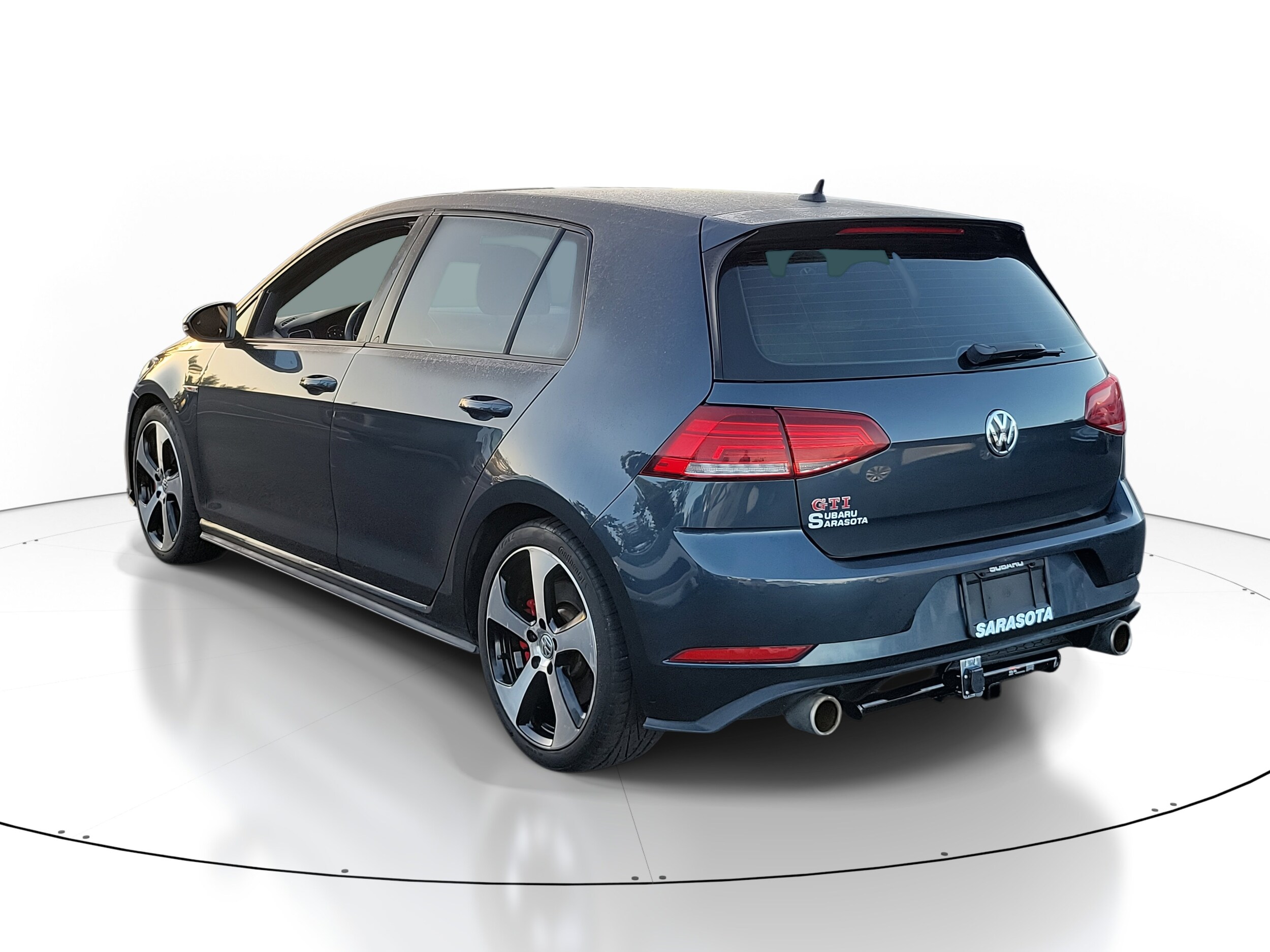 2019 Volkswagen Golf GTI S photo 2