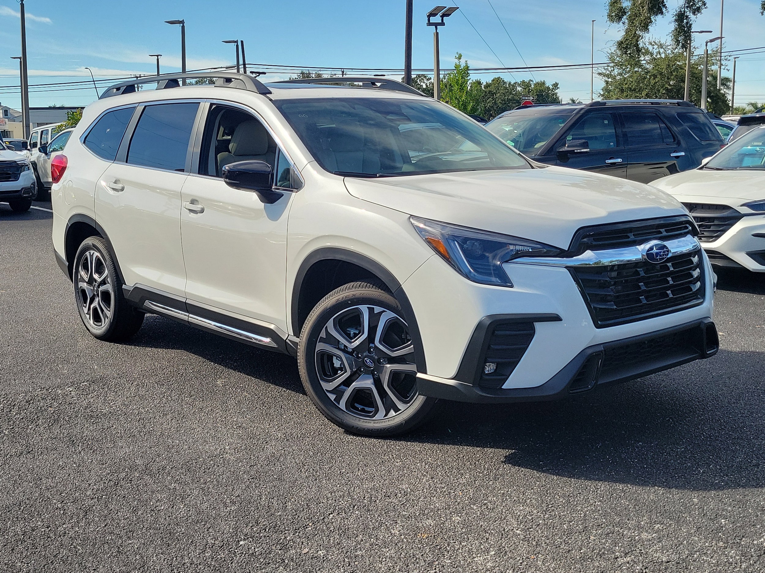 2025 Subaru Ascent Limited's photo