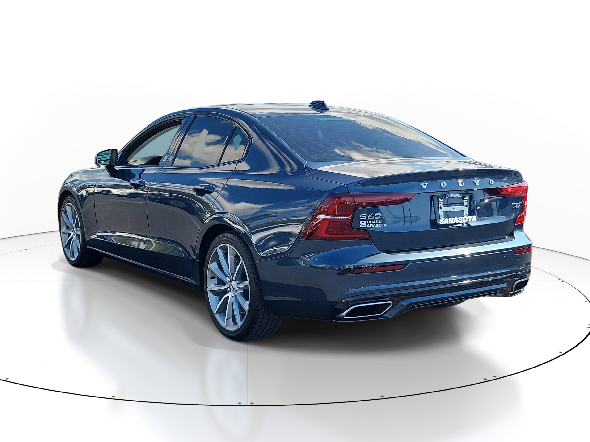 2021 Volvo S60 T5 Momentum photo 3
