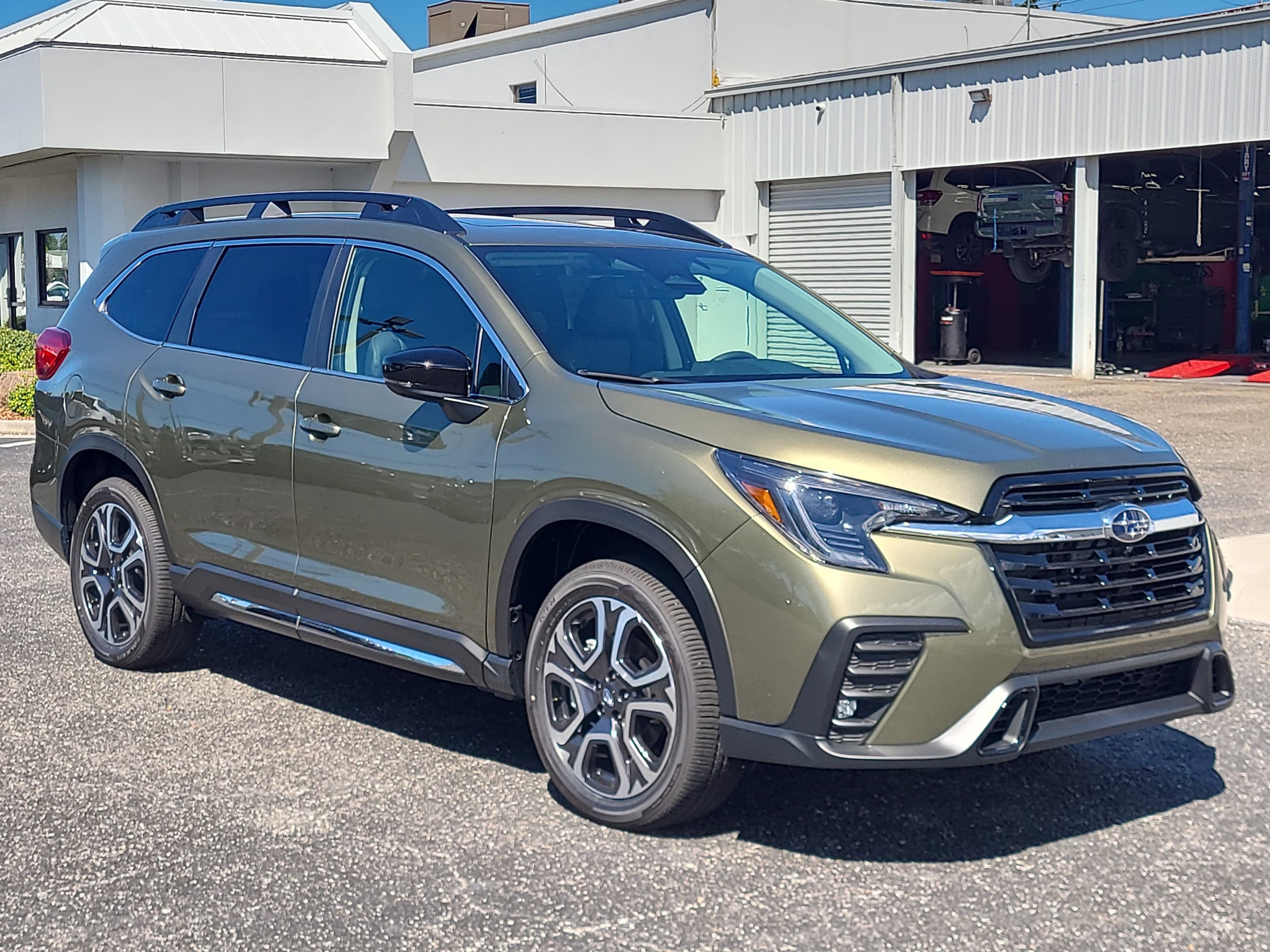 2025 Subaru Ascent Limited's photo