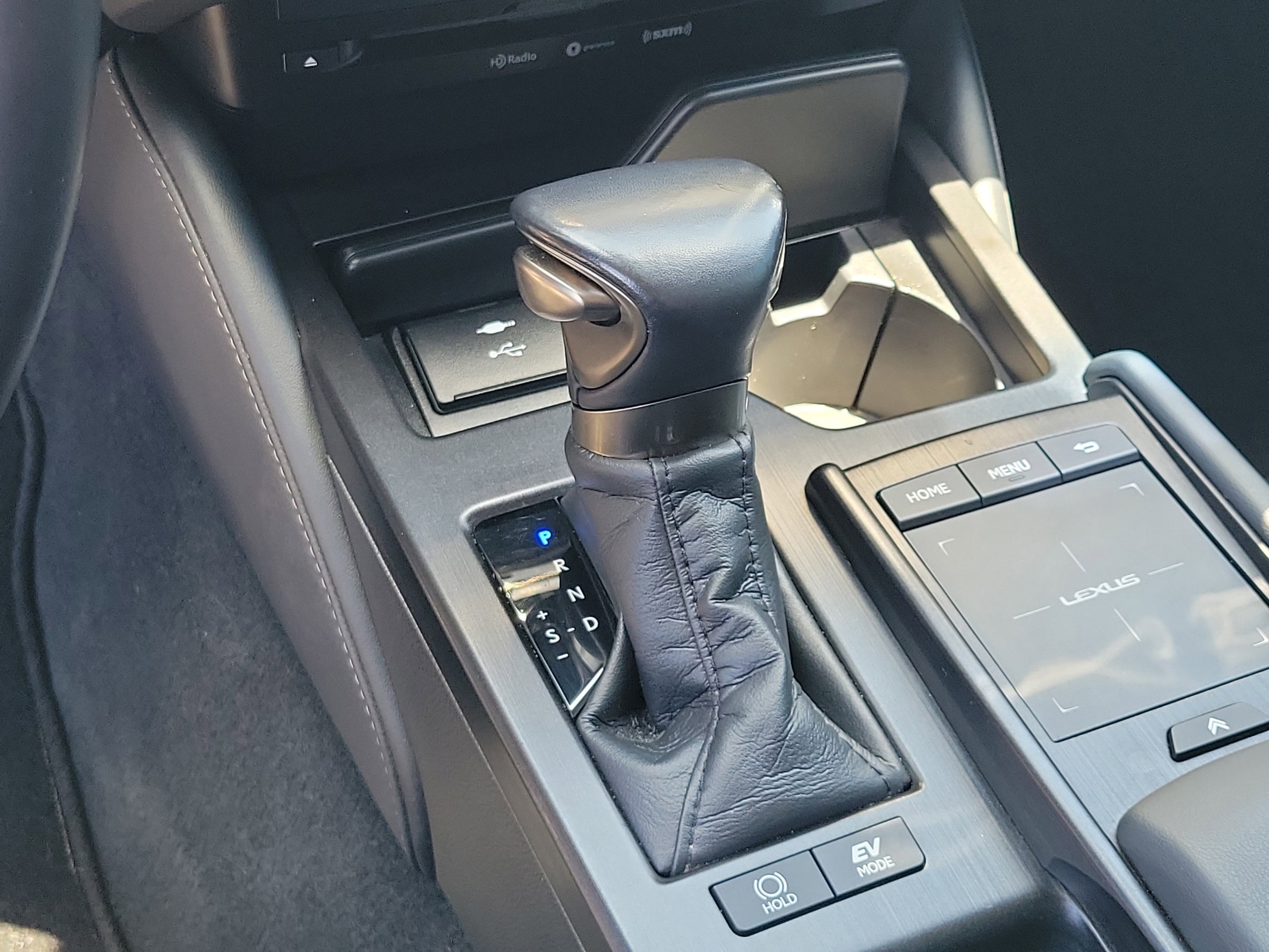 2022 Lexus ES Hybrid 300h - Photo 28