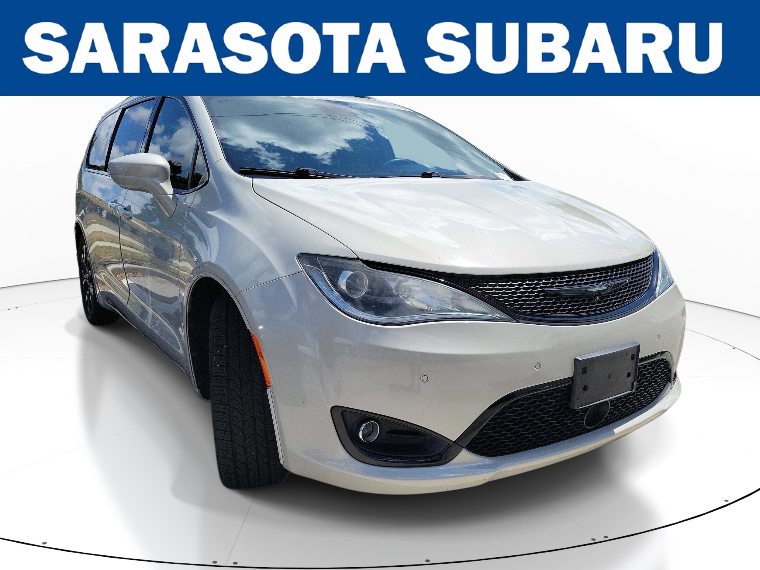 2020 Chrysler Pacifica Touring L's photo