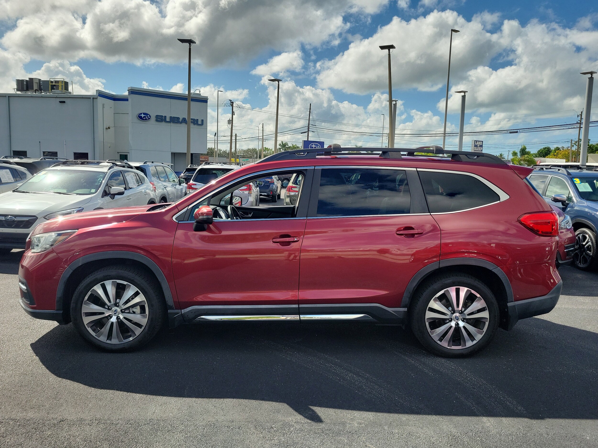 2019 Subaru Ascent Limited photo 2