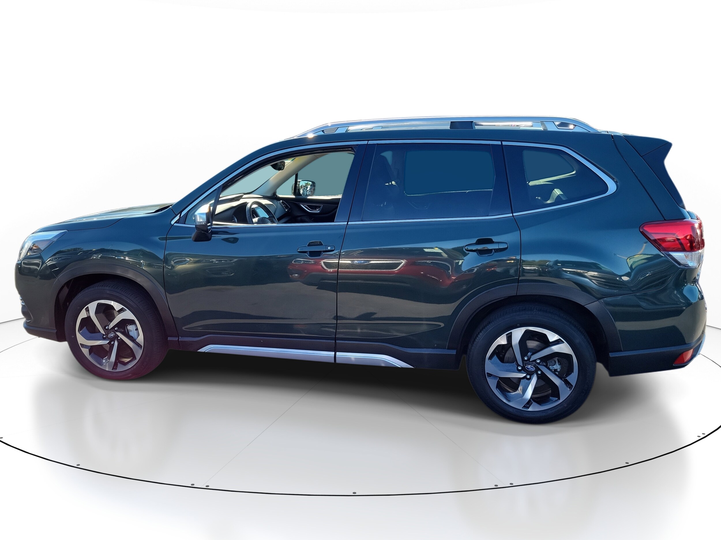 2023 Subaru Forester Touring photo 3