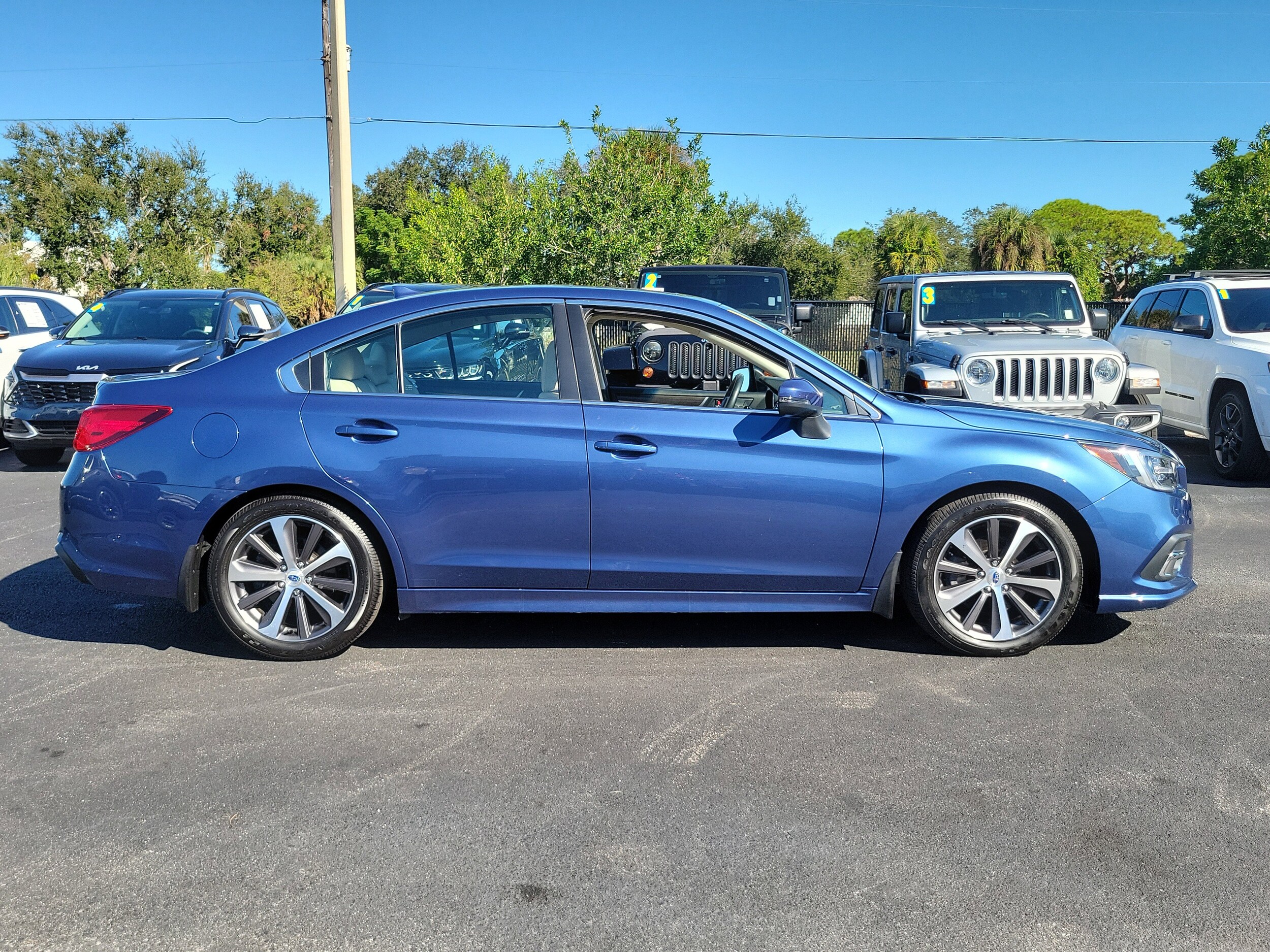 2019 Subaru Legacy 3.6R Limited photo 2