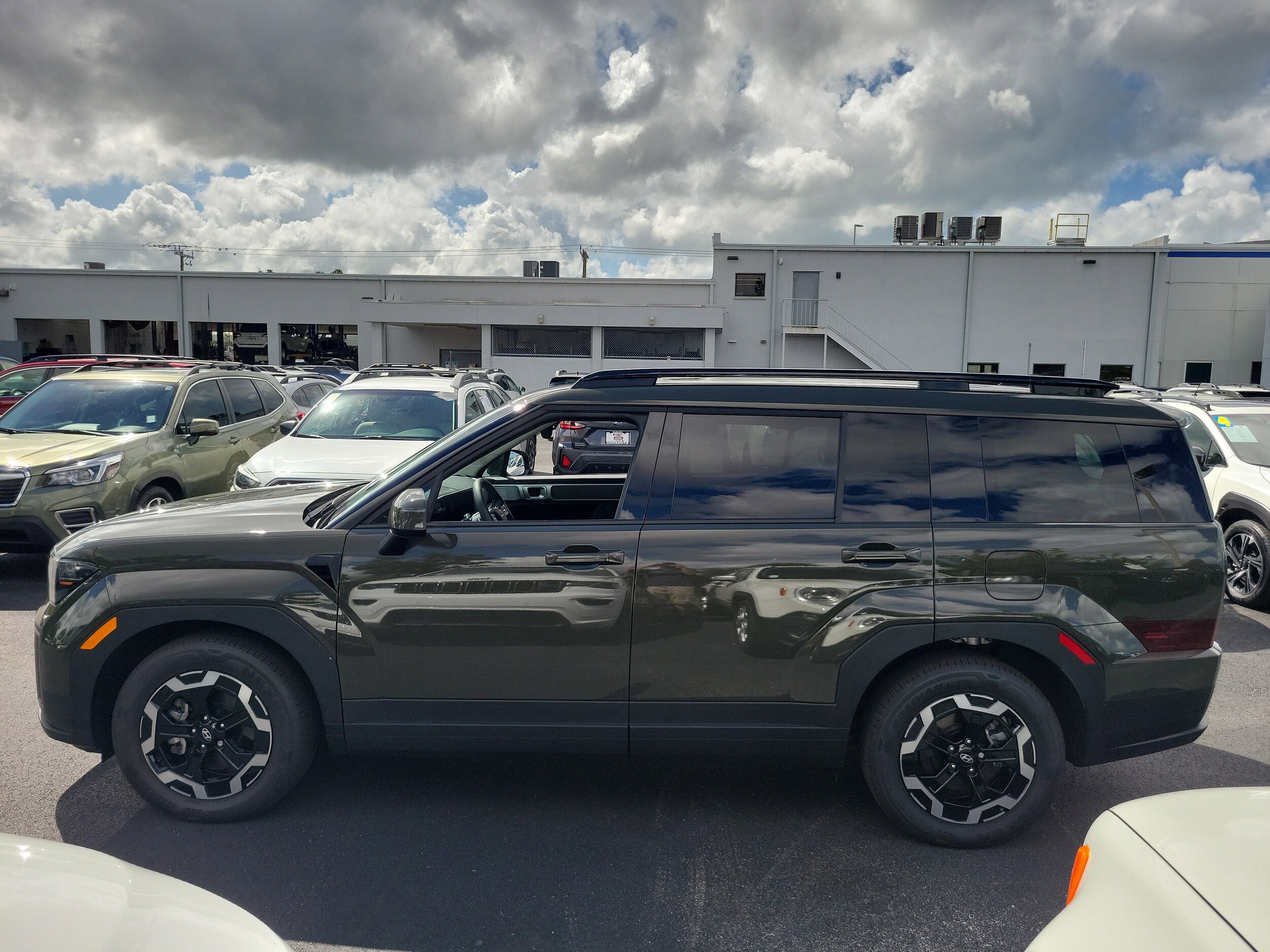 2025 Hyundai Santa Fe SEL photo 3