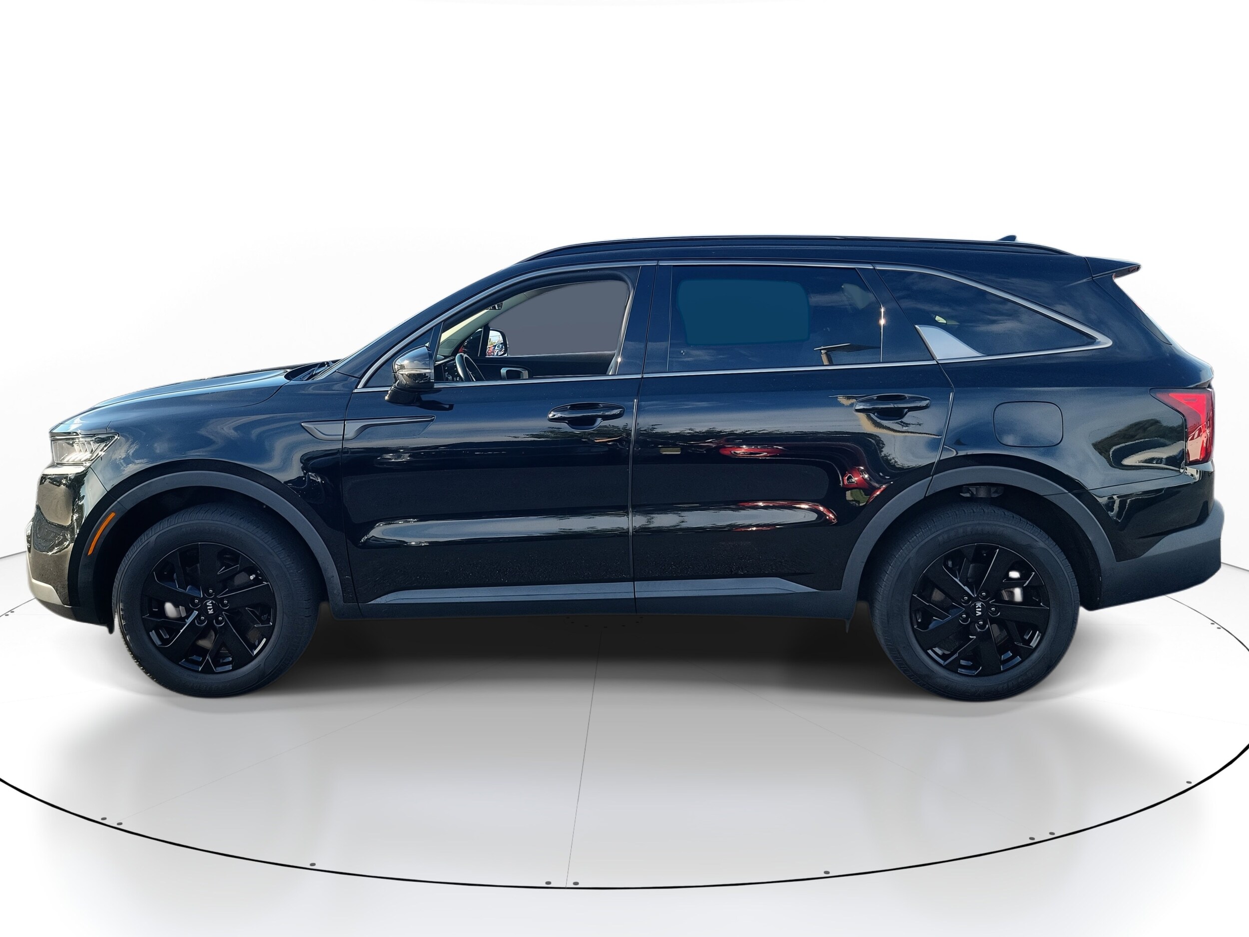 2021 Kia Sorento S photo 2