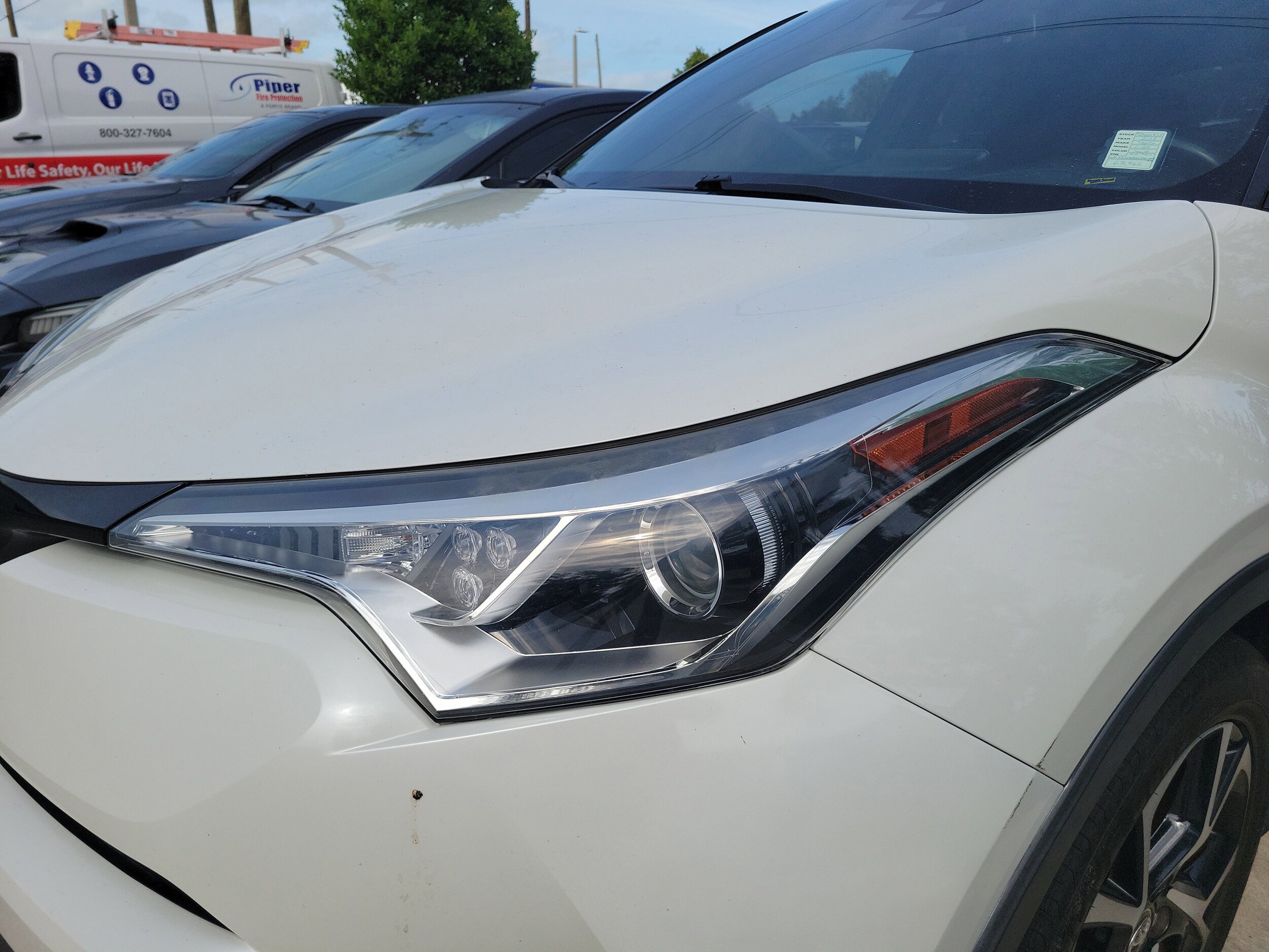 2018 Toyota C-HR XLE Premium photo 4