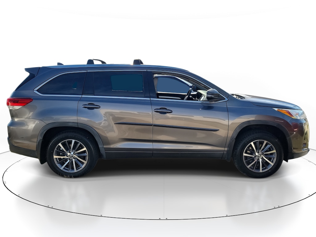 Used 2018 Toyota Highlander XLE V6 SUV
