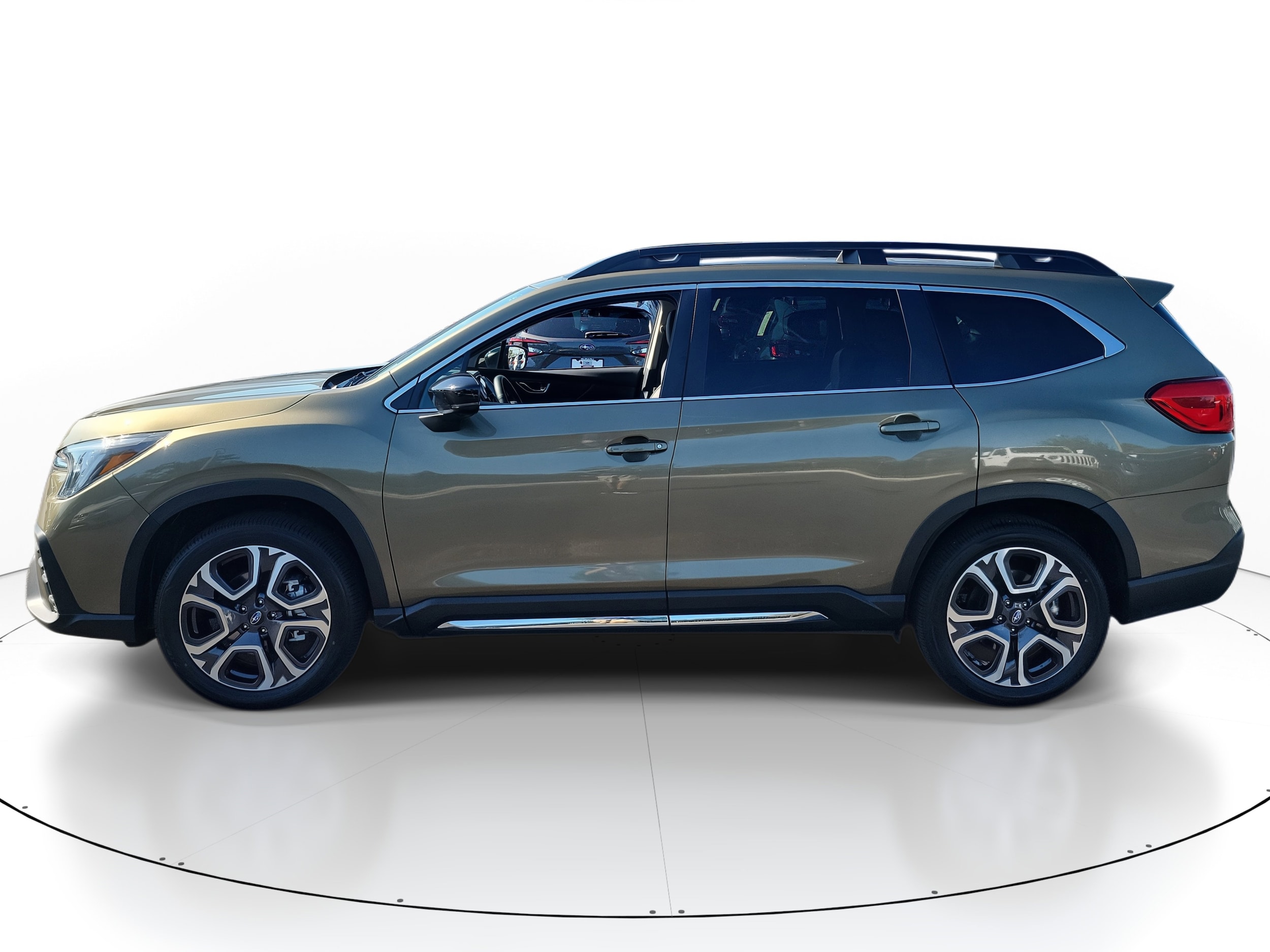 2025 Subaru Ascent Limited photo 3