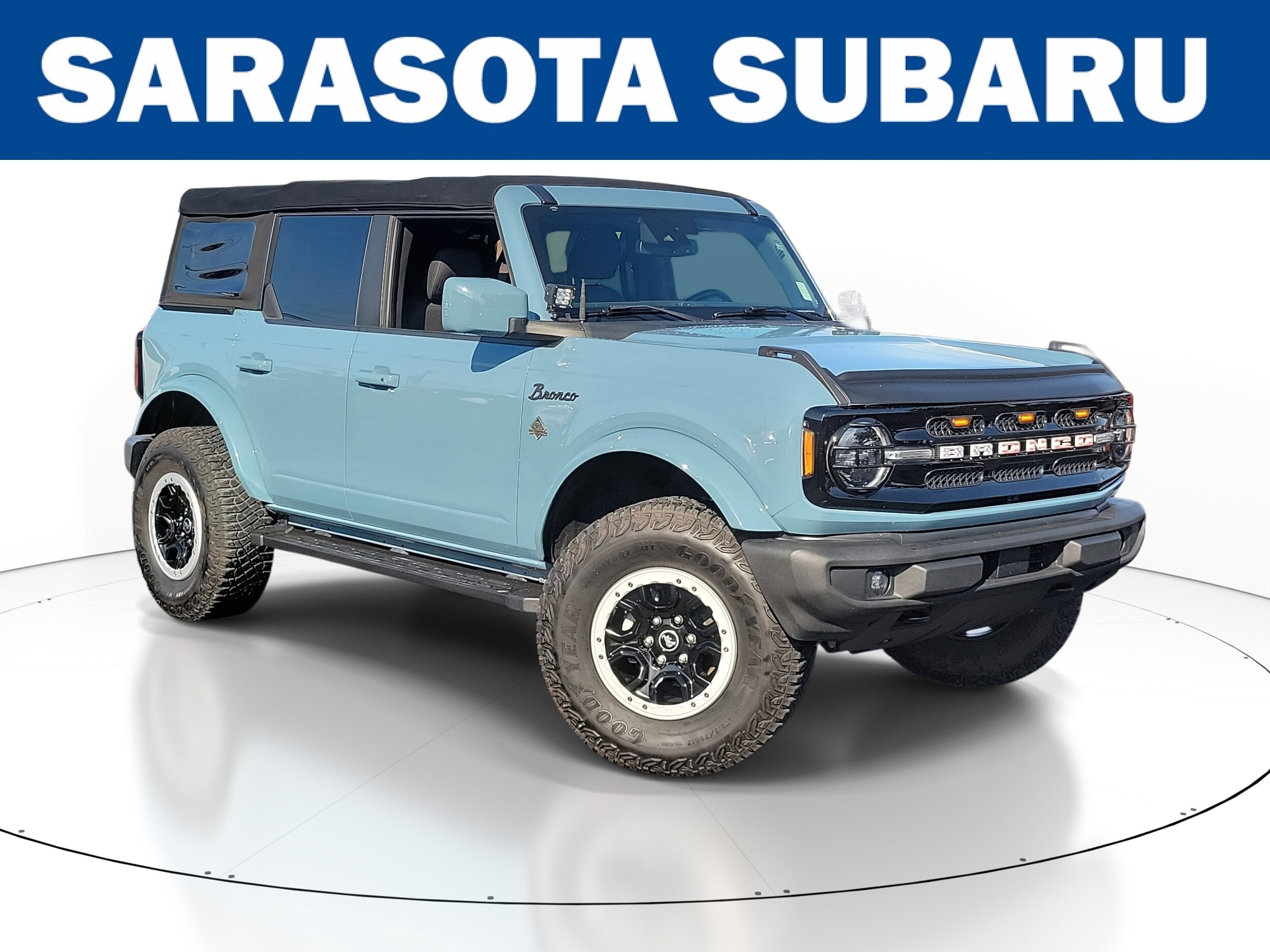 2023 Ford Bronco 4-Door Outer Banks's photo