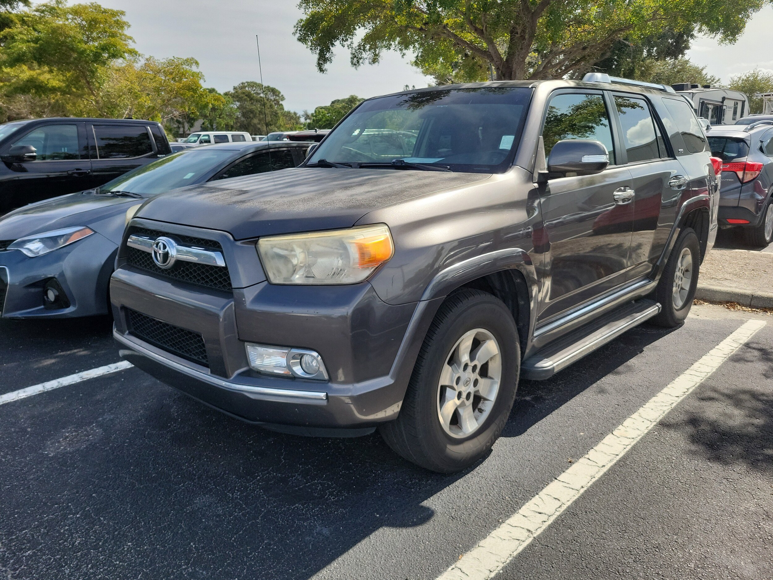2013 Toyota RAV4 LE photo 3