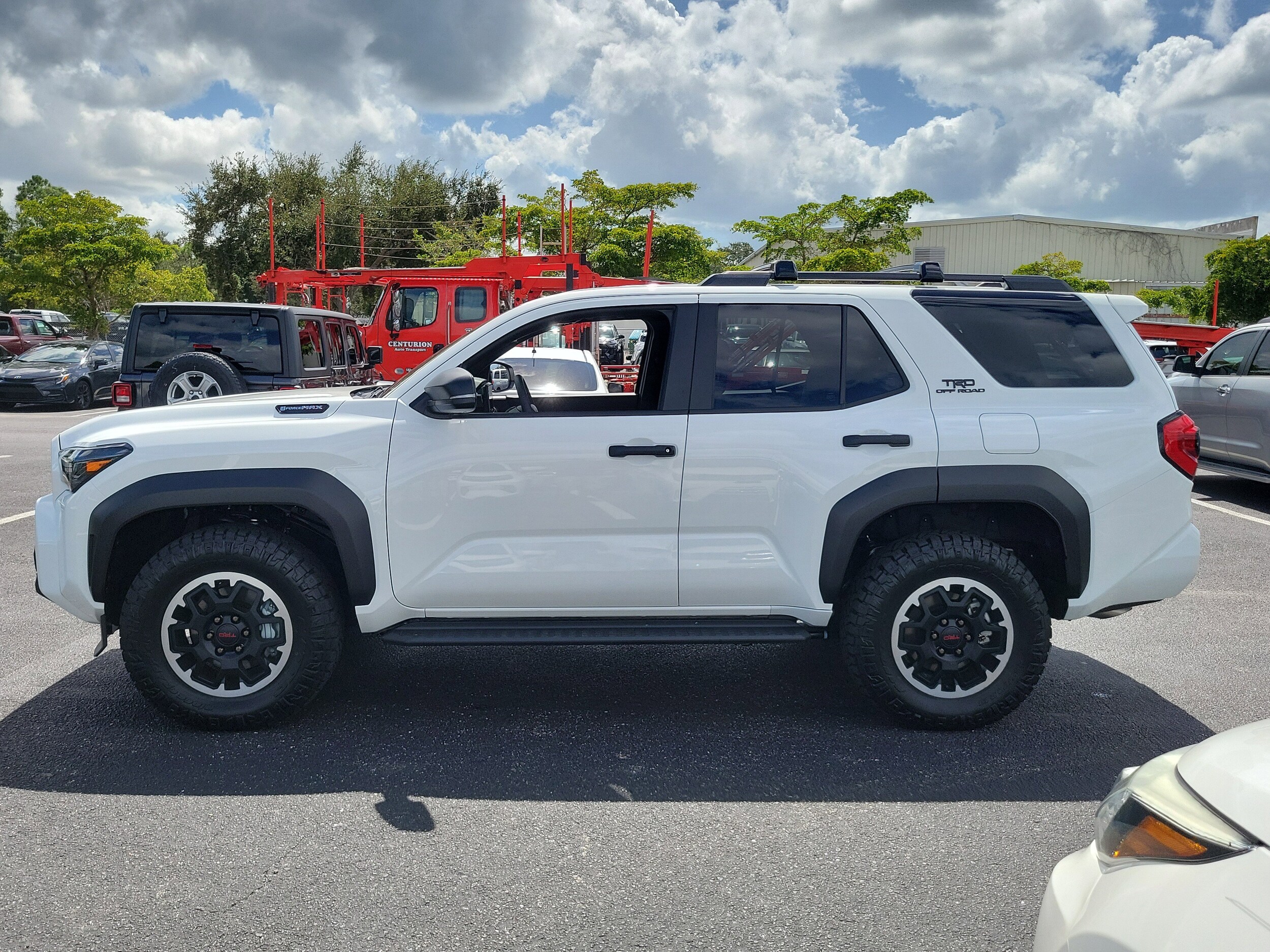2025 Toyota 4Runner TRD Off-Road photo 3