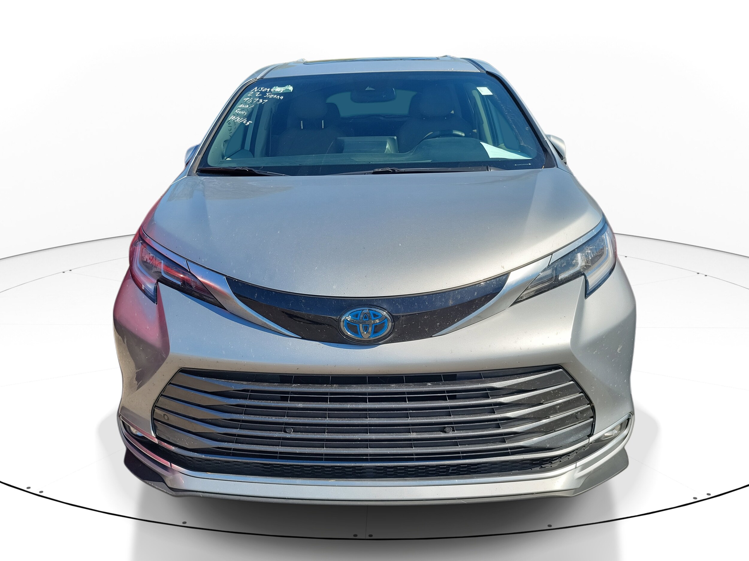 2022 Toyota Sienna Limited photo 2