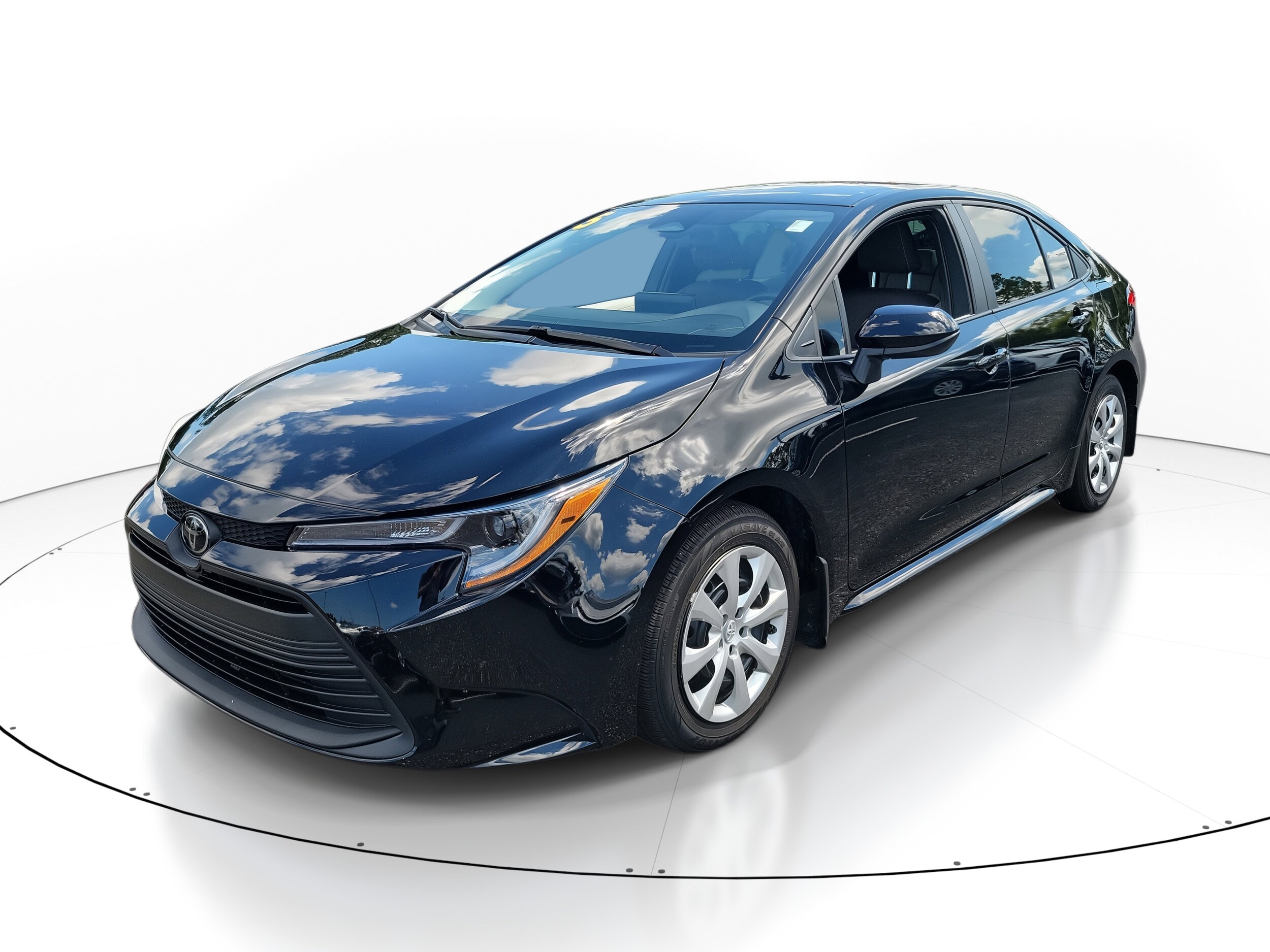 2025 Toyota Corolla LE photo 2