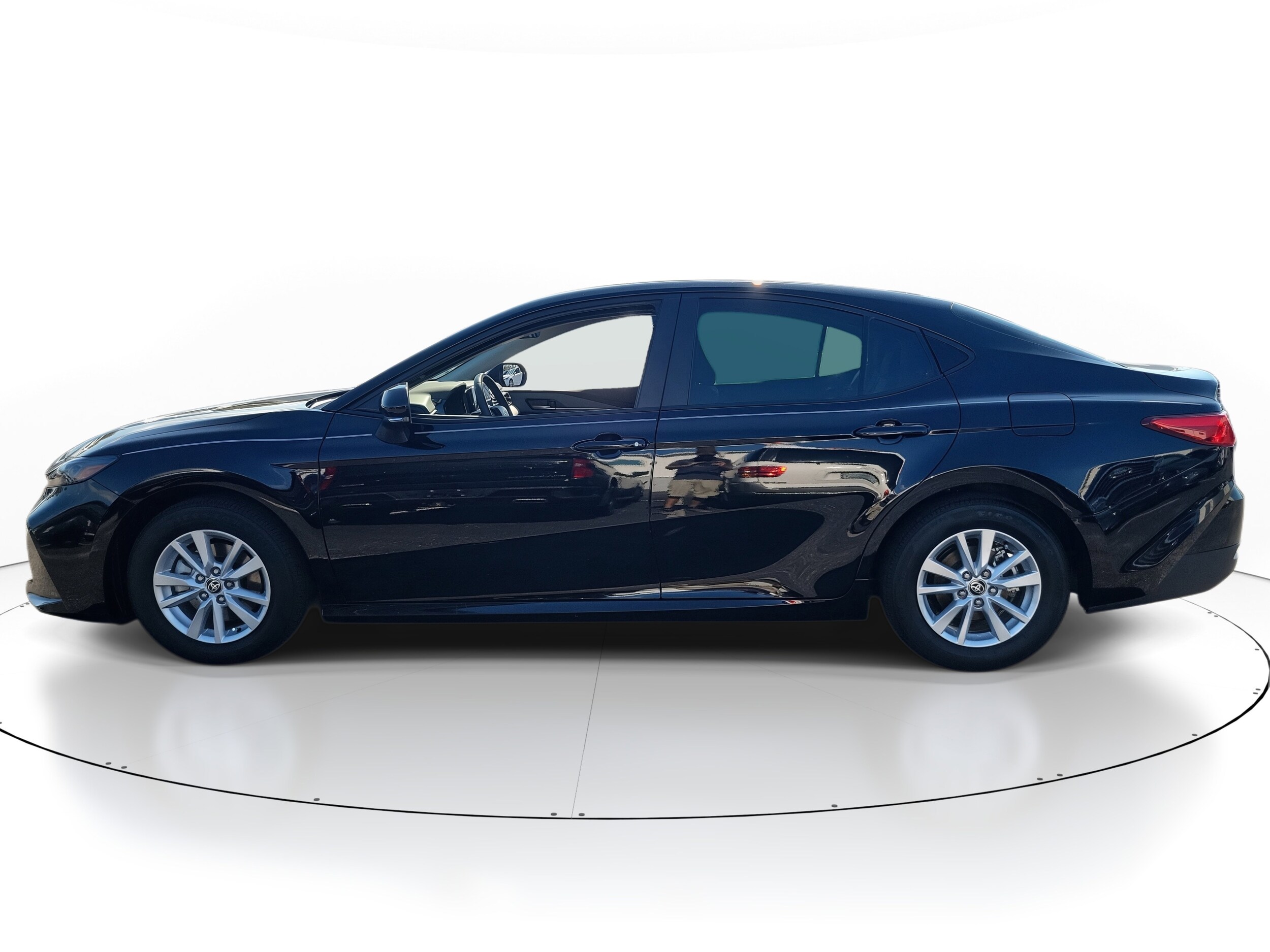 2025 Toyota Camry LE photo 3