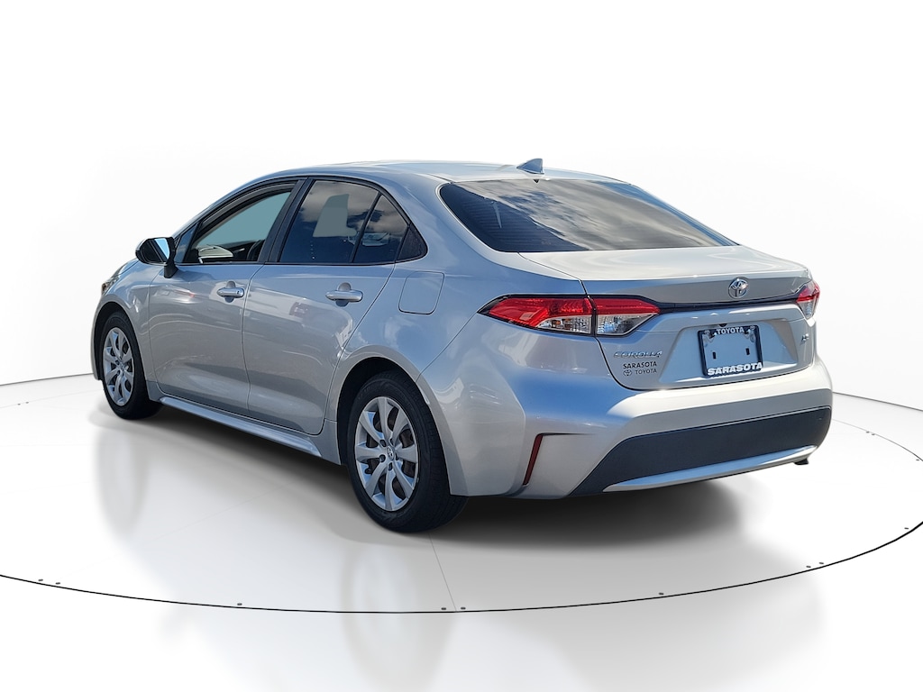 Used 2021 Toyota Corolla LE Sedan